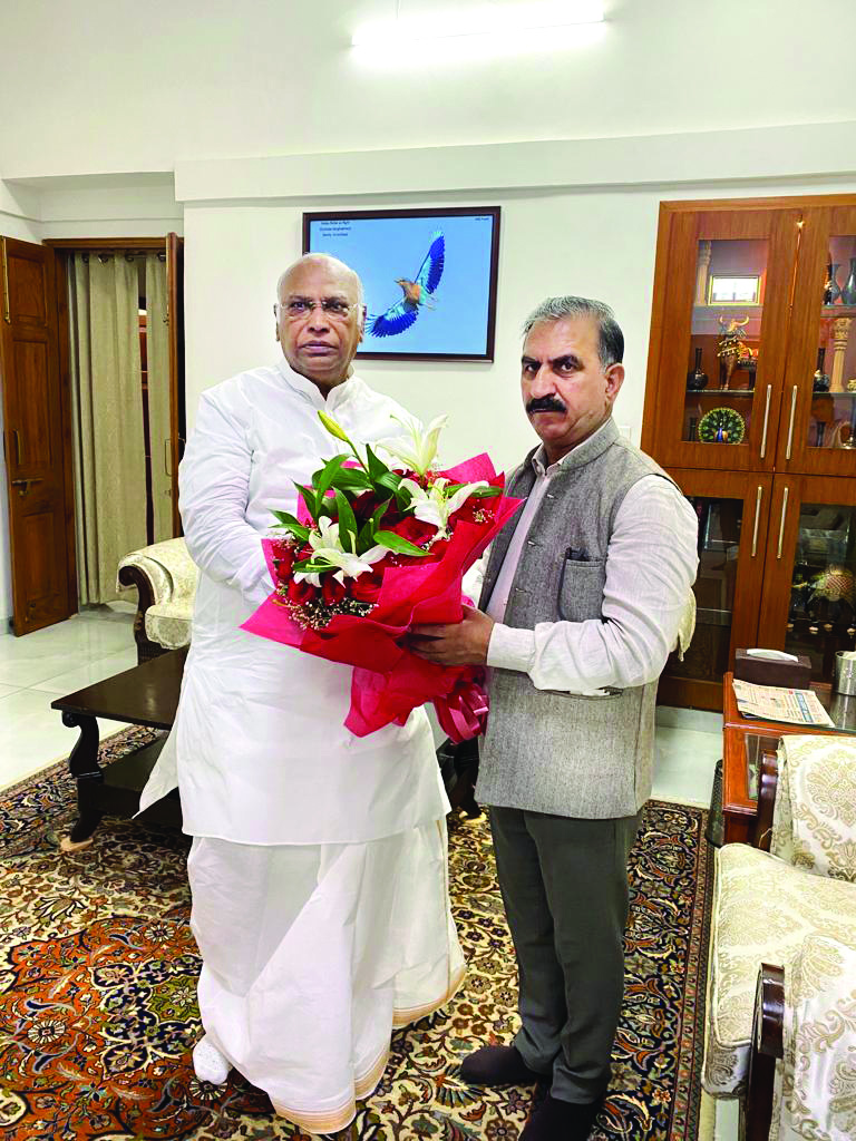 CM Sukhu gets pat from Rahul, Priyanka & Kharge for relief op CM Sukhu gets pat from Rahul, Priyanka & Kharge for relief op