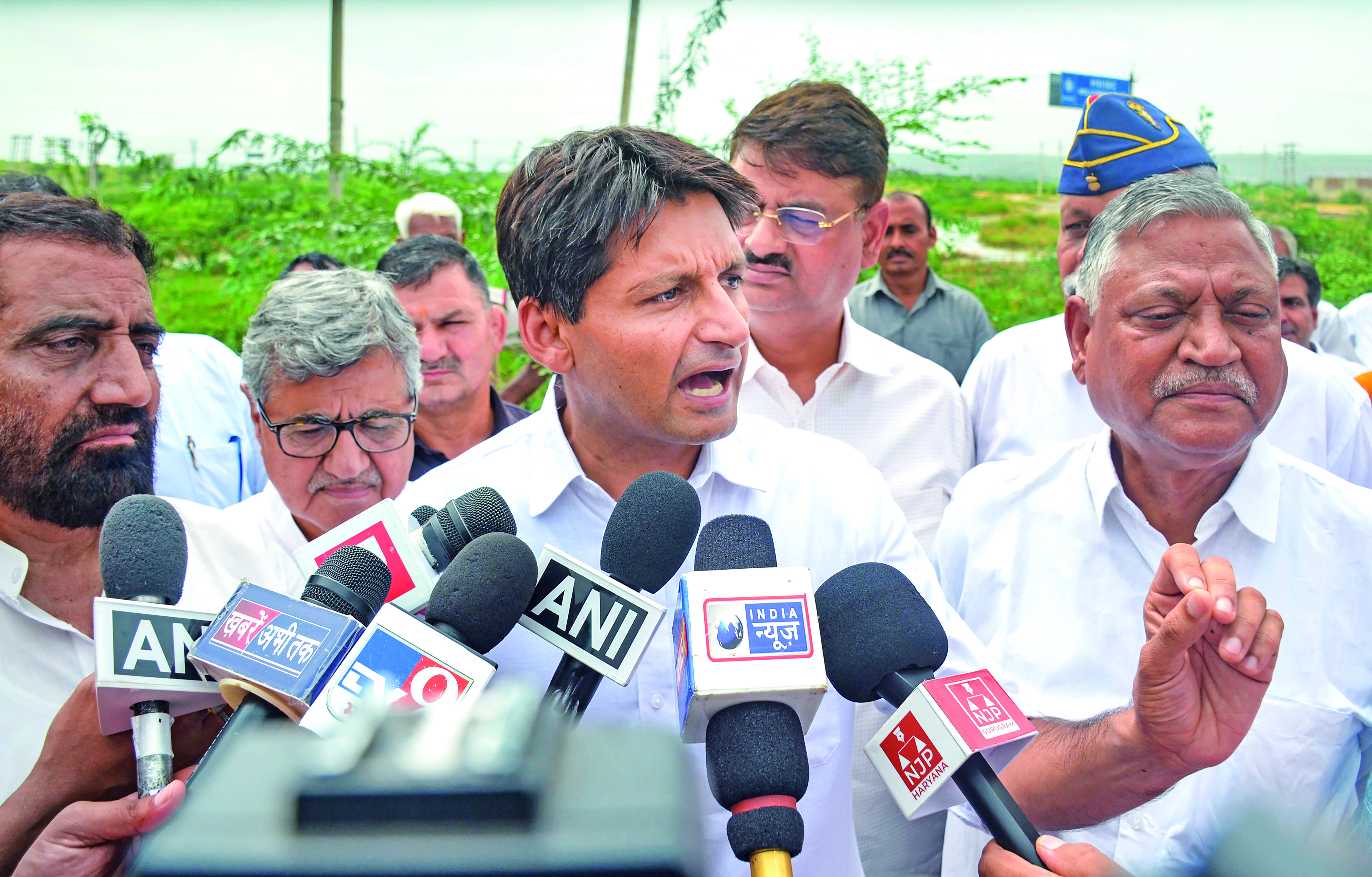 Delegation of Haryana Cong stopped from entering affected villages in Nuh