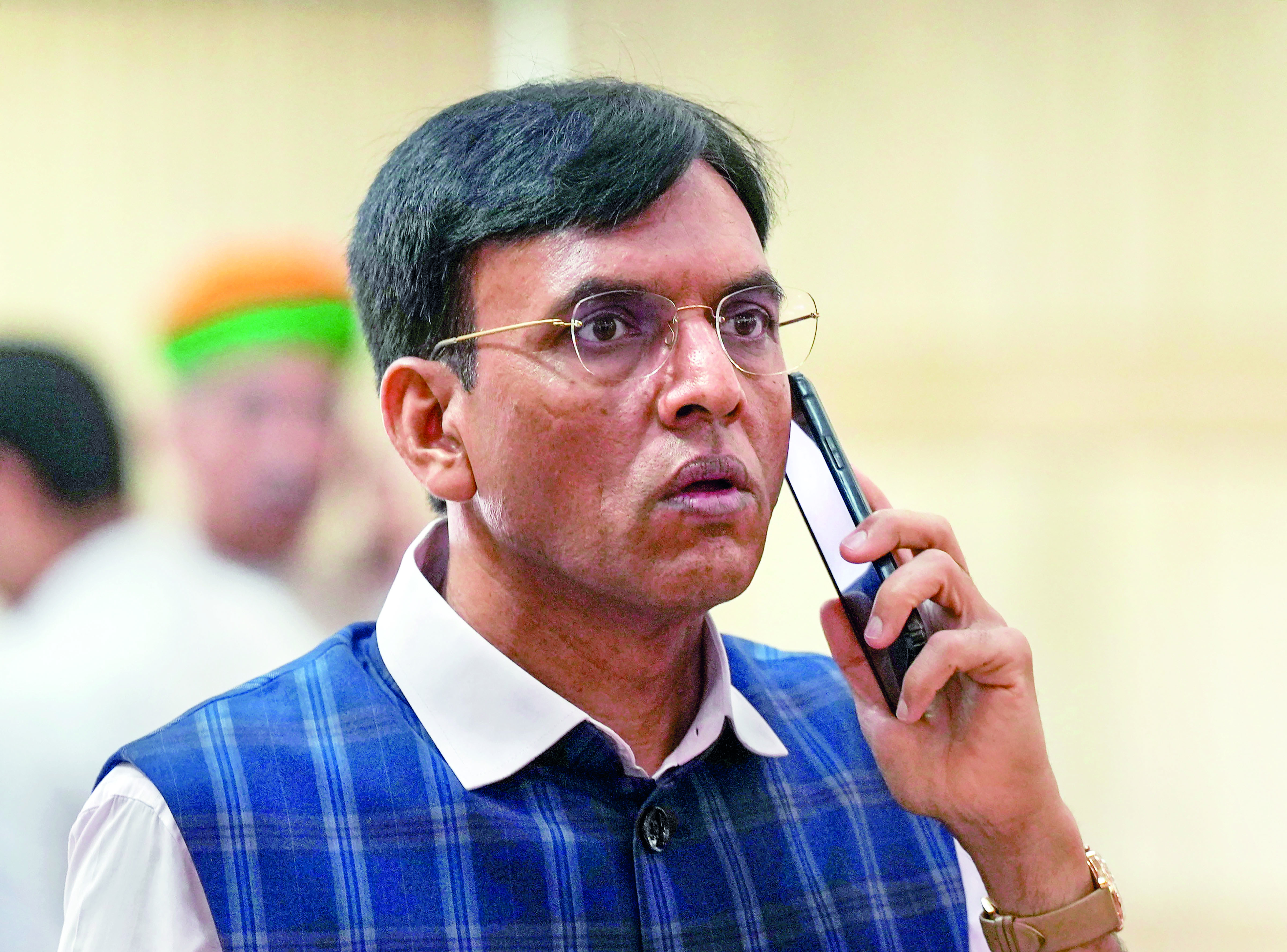 Show-cause notices issued to 143 pharma firms after inspections Show-cause notices issued to 143 pharma firms after inspections