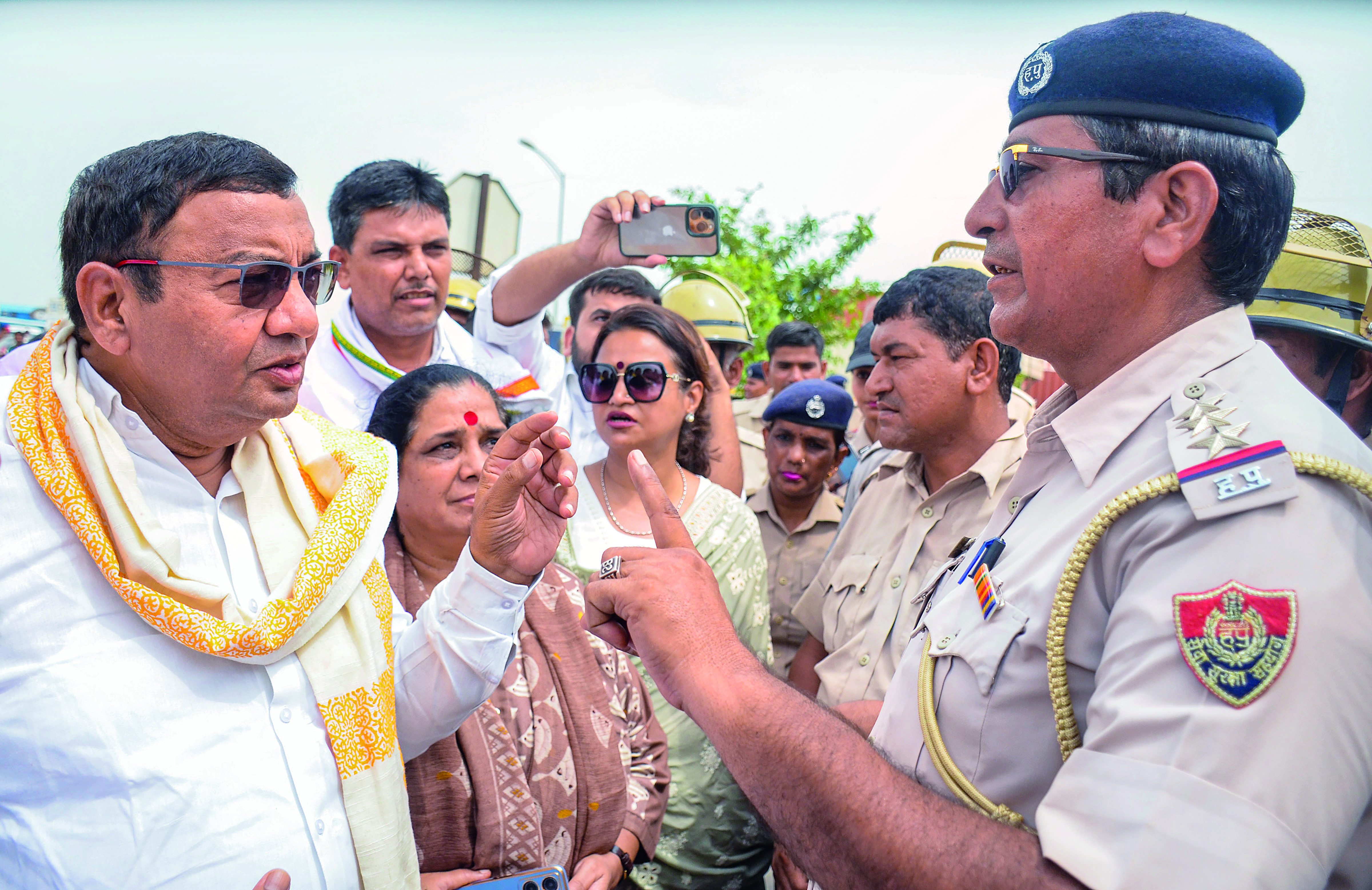 BJP delegation visits Nuh to meet admin officials, AAP’s stopped