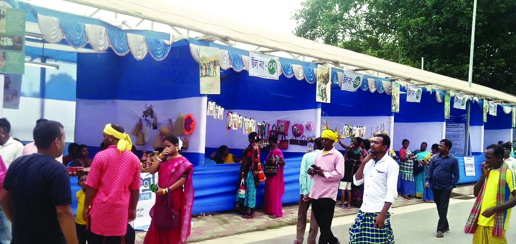 Bengal: Adivasi mela held in Raiganj