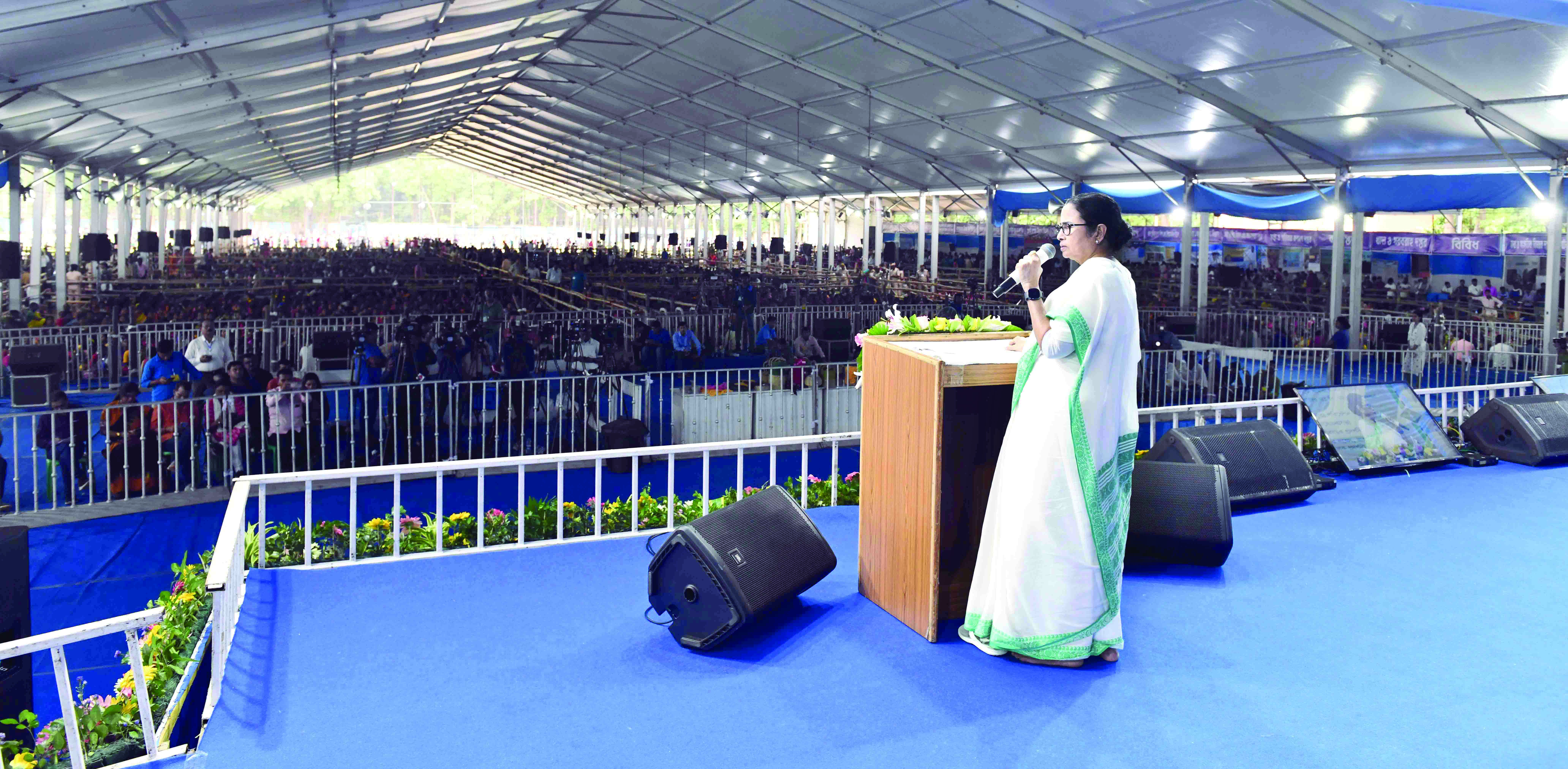 Not imposing Bengali language on students, says Mamata Not imposing Bengali language on students, says Mamata