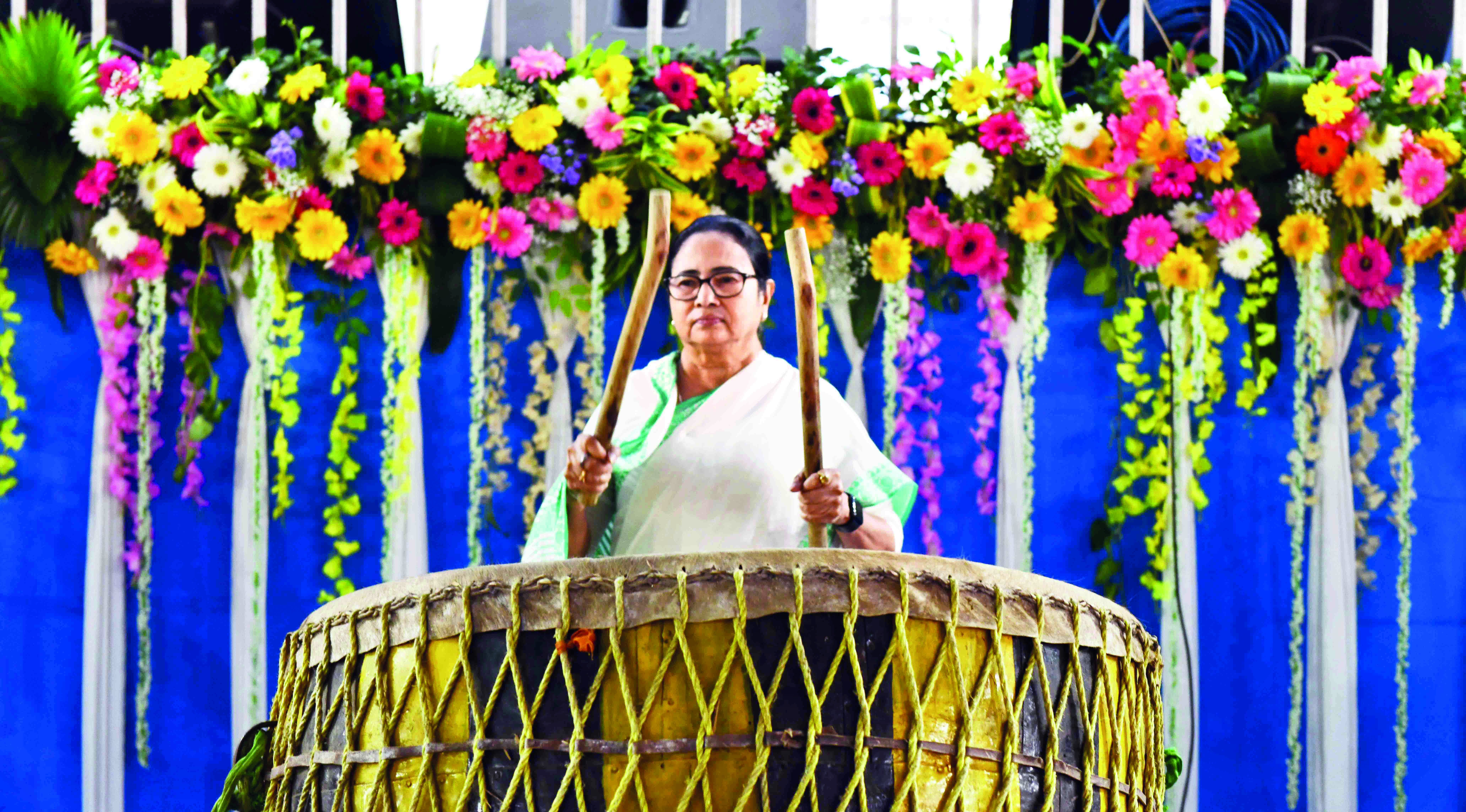 On Quit India day, we pledge to make BJP quit Delhi: Mamata