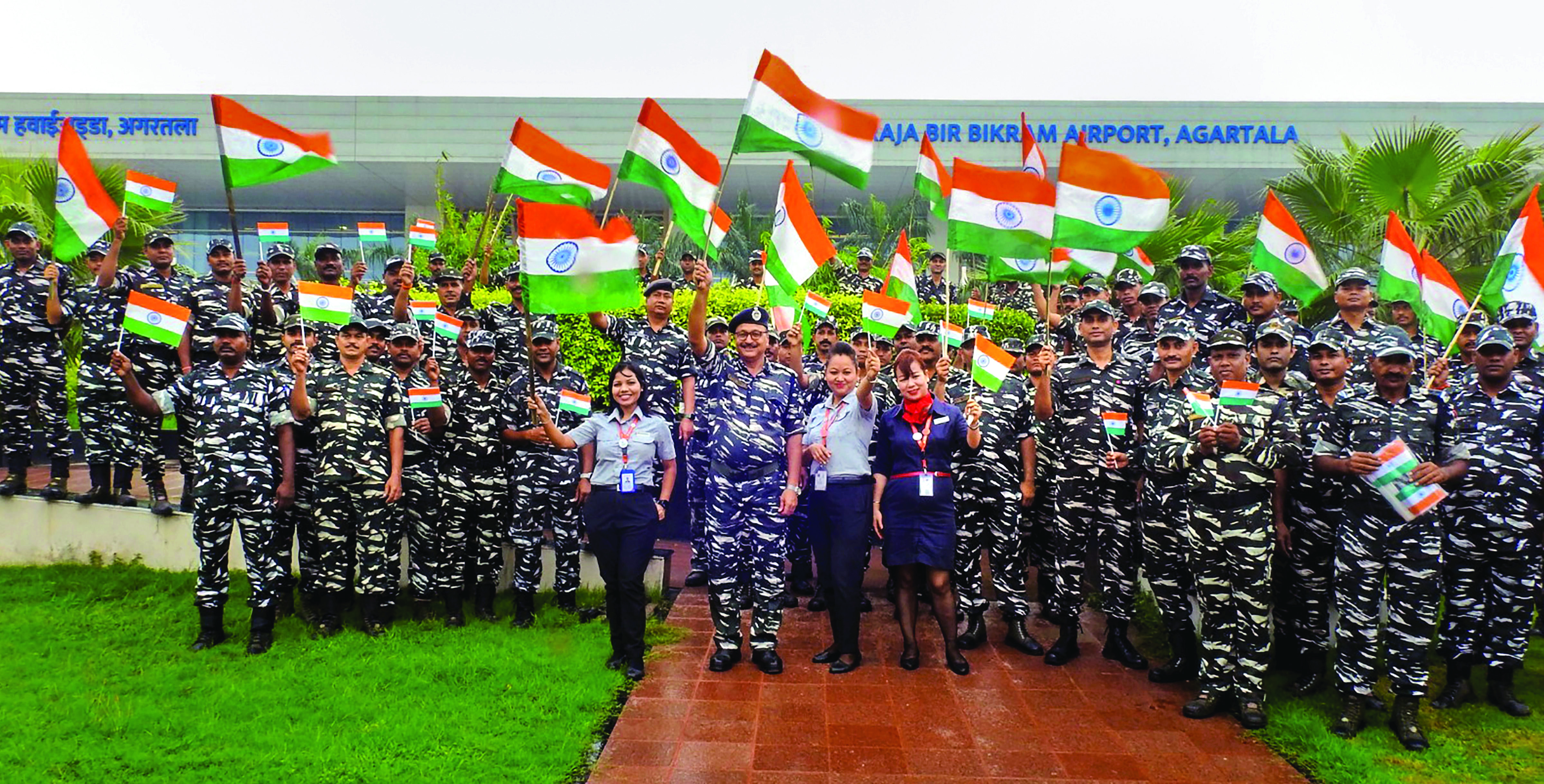 2.5 crore national flags supplied   to post offices