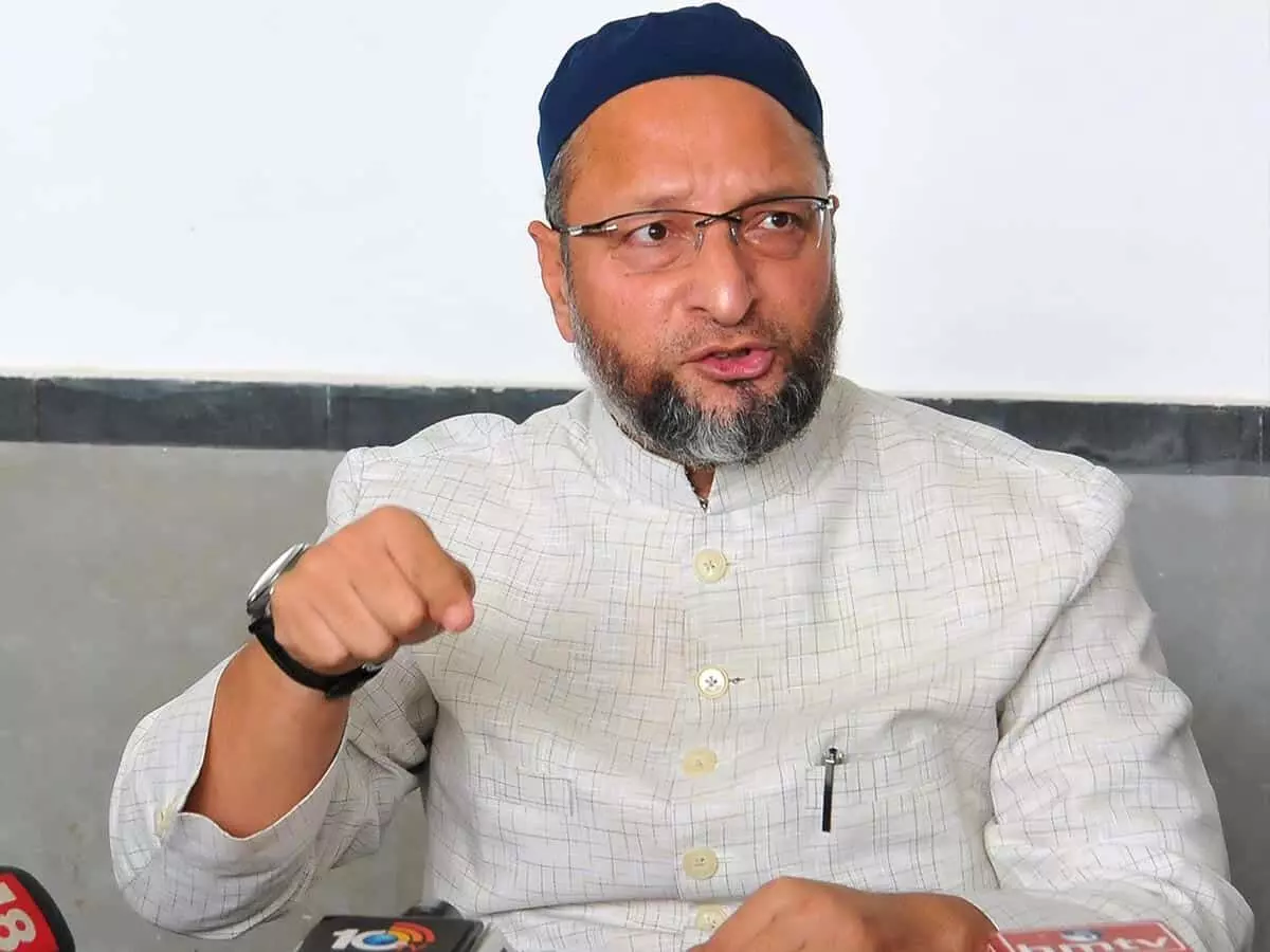 Glasses on door of   AIMIM chief Asaduddin Owaisis Delhi house found broken, police probe on