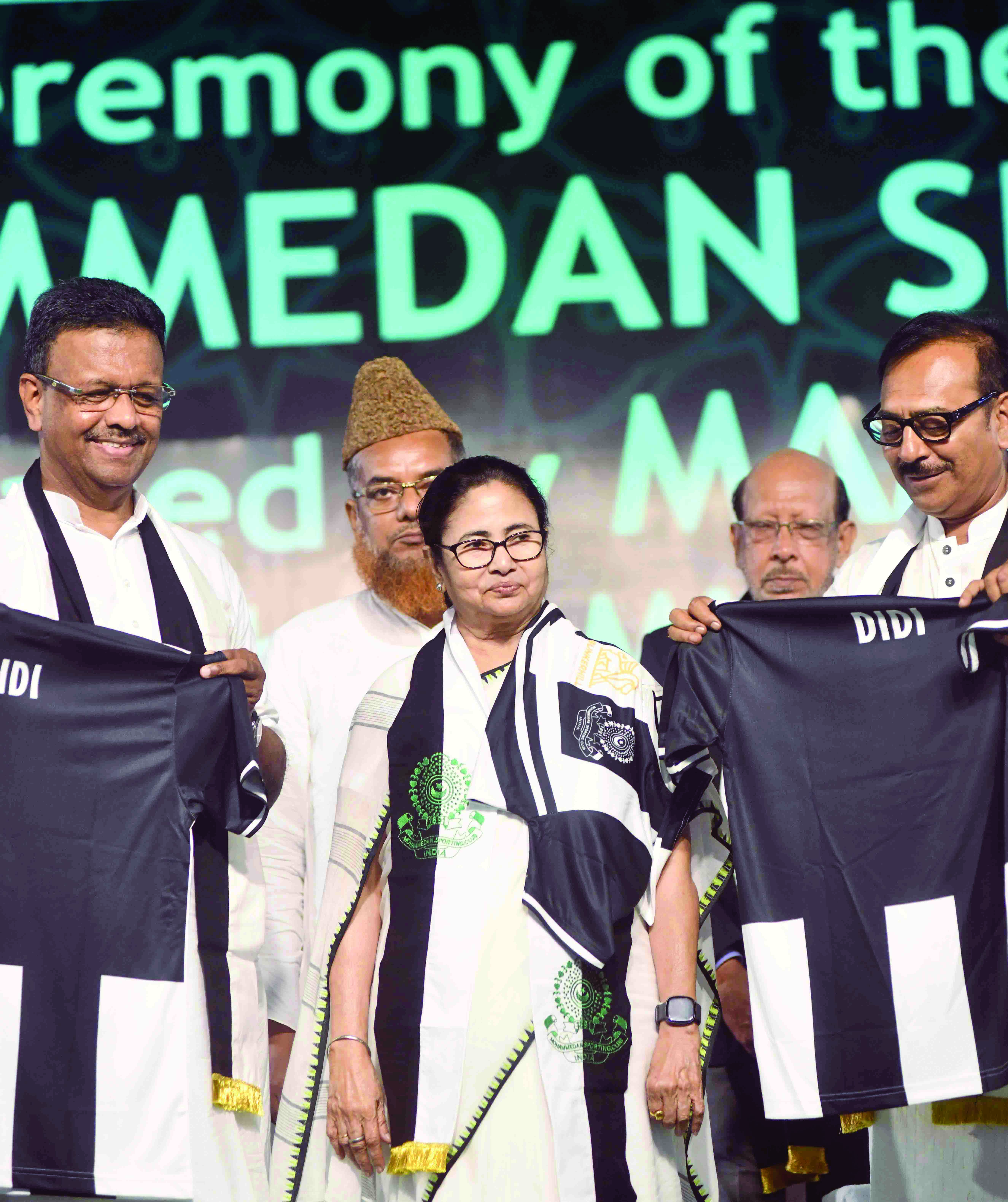 Mamata likely to visit Dubai & Spain in Sept Mamata likely to visit Dubai & Spain in Sept