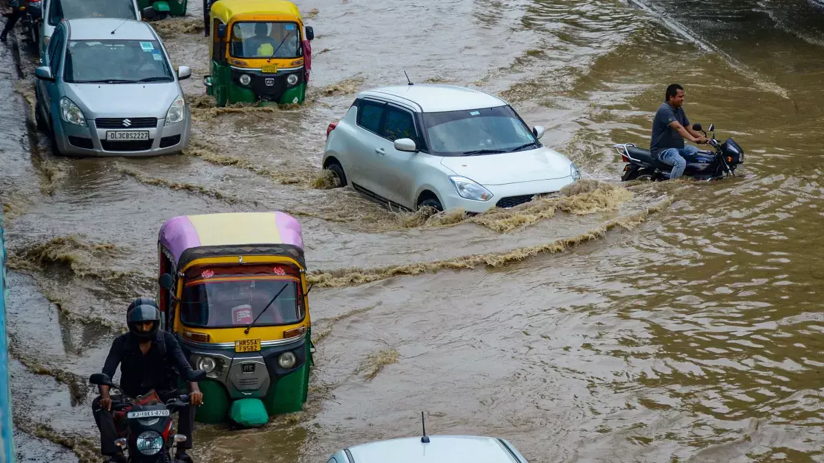 Waterlogged Gurugram: Heavy rainfall in several areas Waterlogged Gurugram: Heavy rainfall in several areas