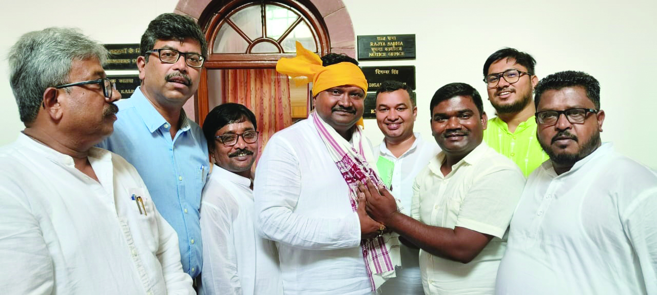 Prakash Chik Baraik emerges as TMC’s local face in tea belt Prakash Chik Baraik emerges as TMC’s local face in tea belt