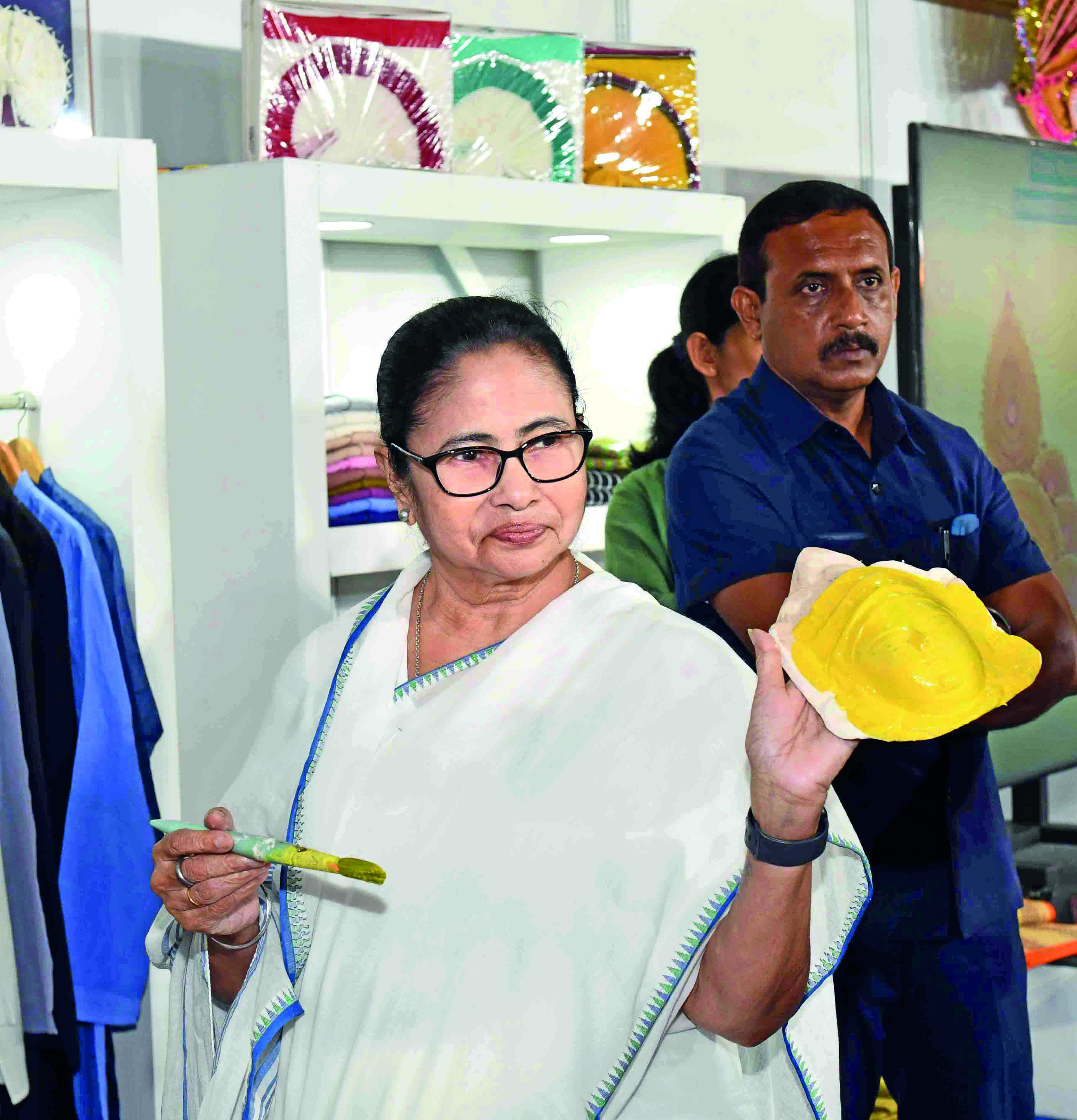 Mamata promises Bengal’s migrant labourers ample job opportunities Mamata promises Bengal’s migrant labourers ample job opportunities