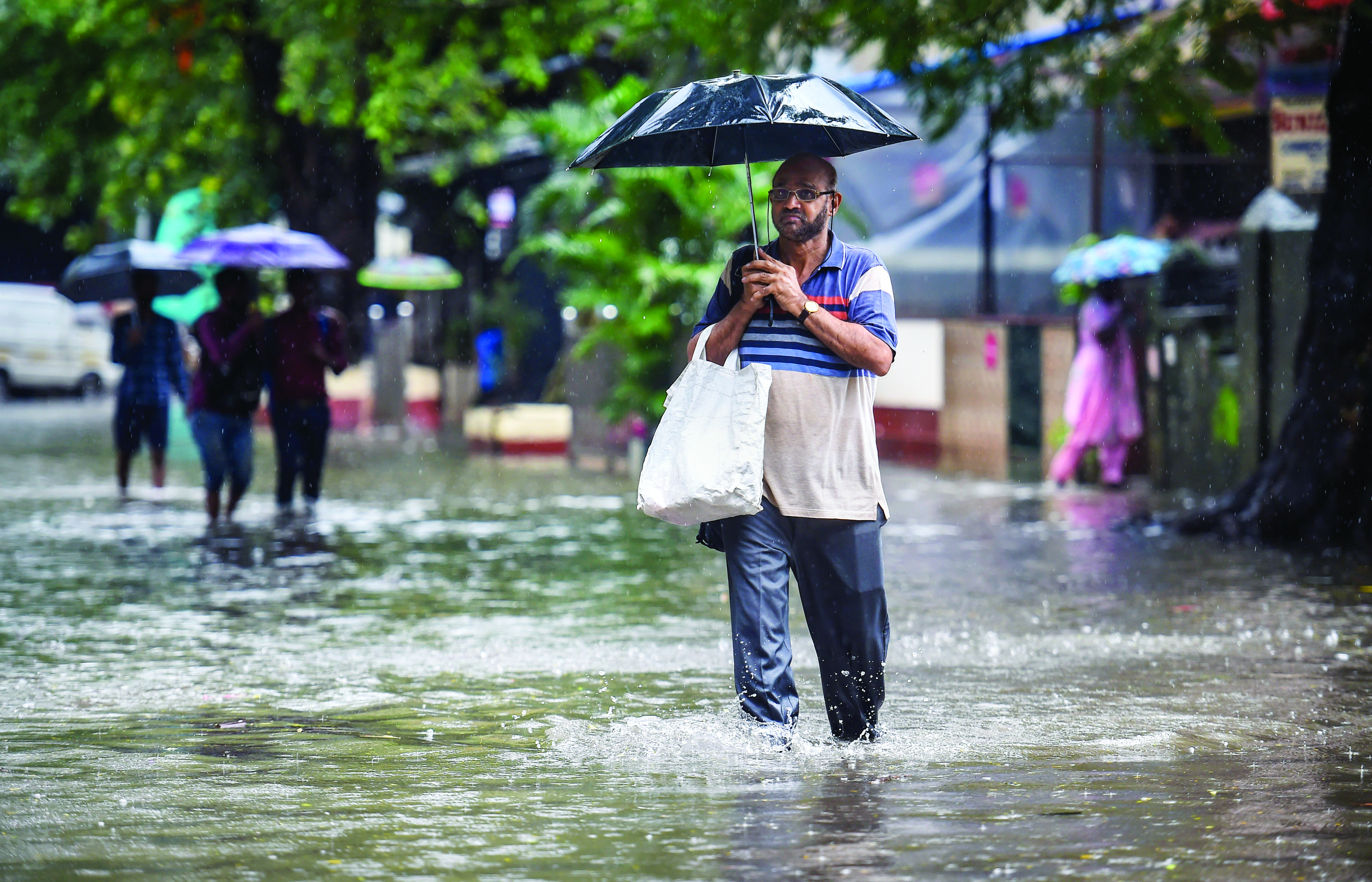 South to get scattered rainfall, ‘orange alert’ for North Bengal