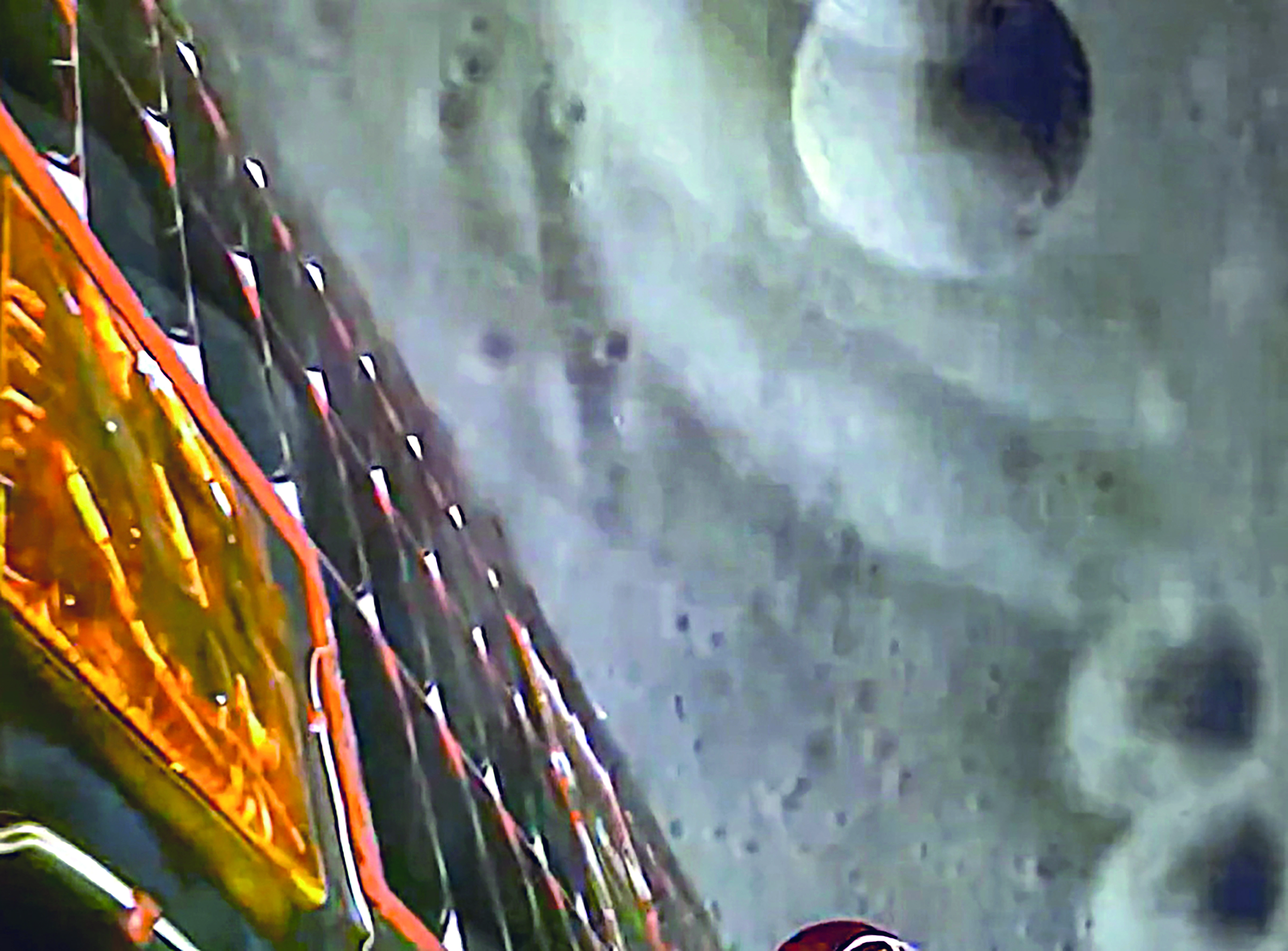 Pragyan rover rolls out of lander, begins exploration Pragyan rover rolls out of lander, begins exploration