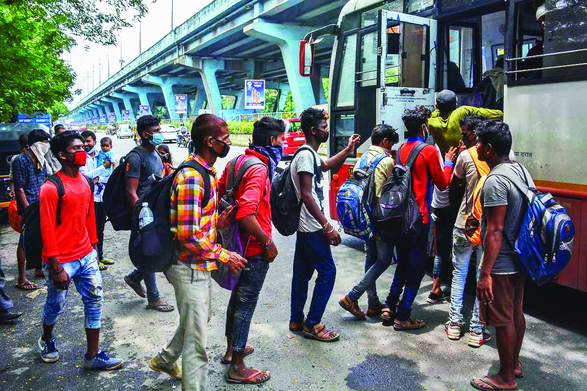 ‘Job opportunities lead to decrease in no. of migrant labourers in Bengal’