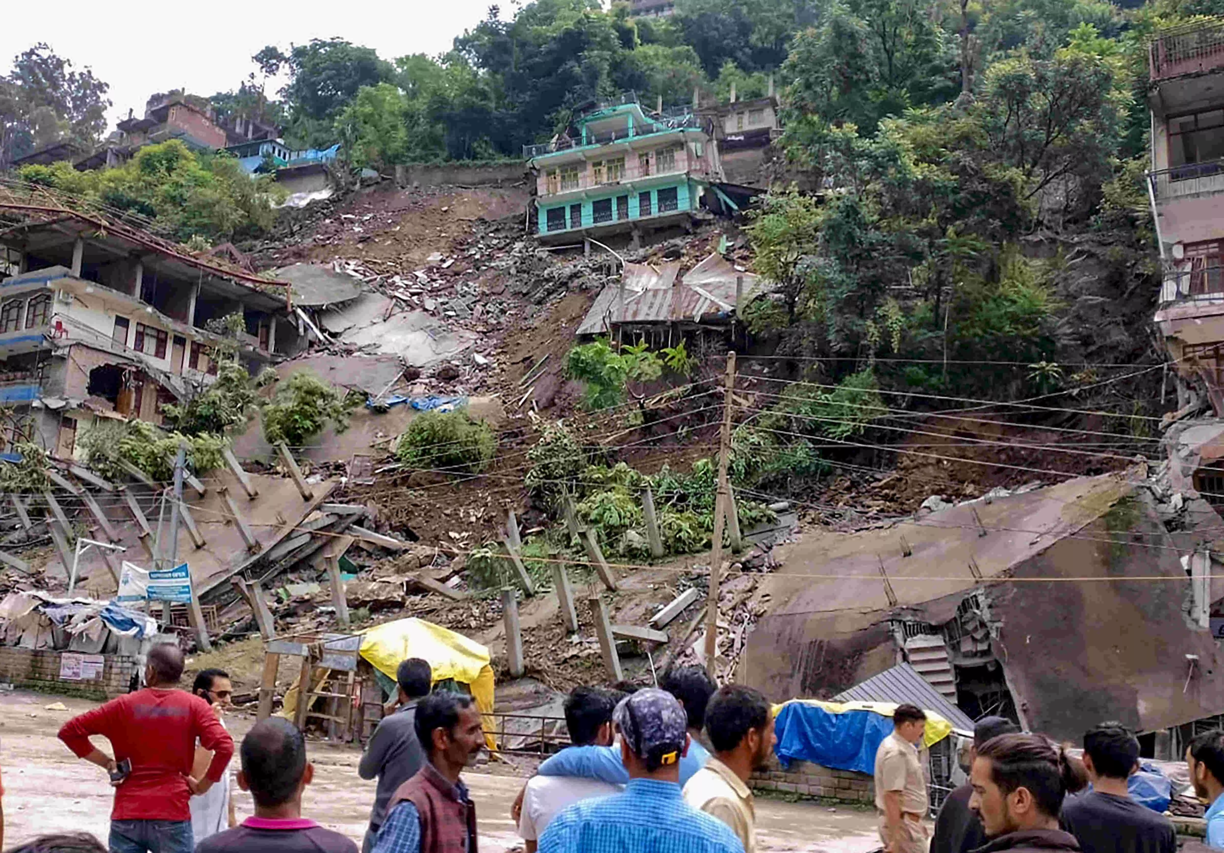 2 dead, 10 missing, 20 stranded in Himachal flash-floods