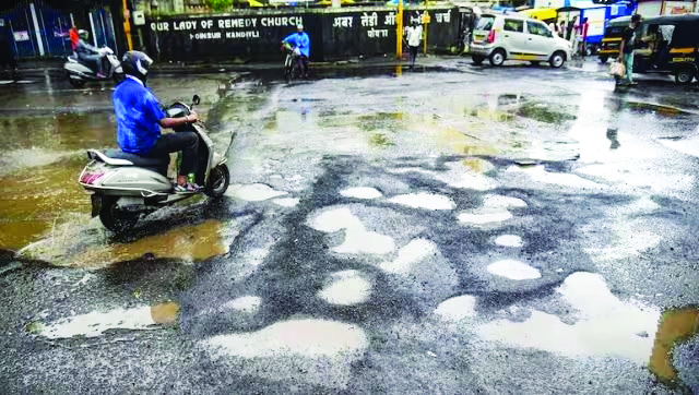 Pothole crisis: Kolkata Police sends list of battered roads to KMC for repair