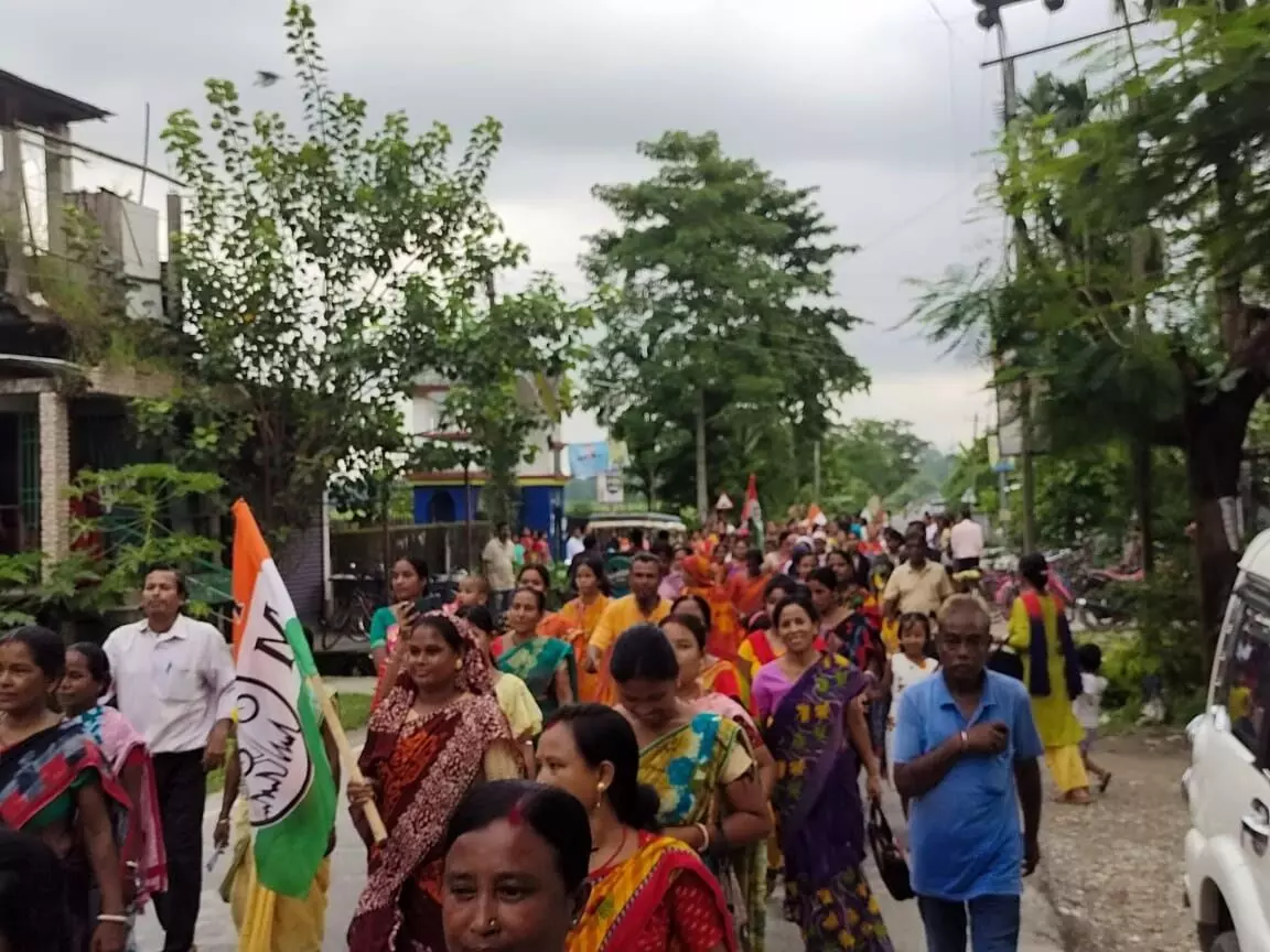 Jalpaiguri: Over 1,000 workers from Congress, BJP and CPI(M) join TMC Jalpaiguri: Over 1,000 workers from Congress, BJP and CPI(M) join TMC