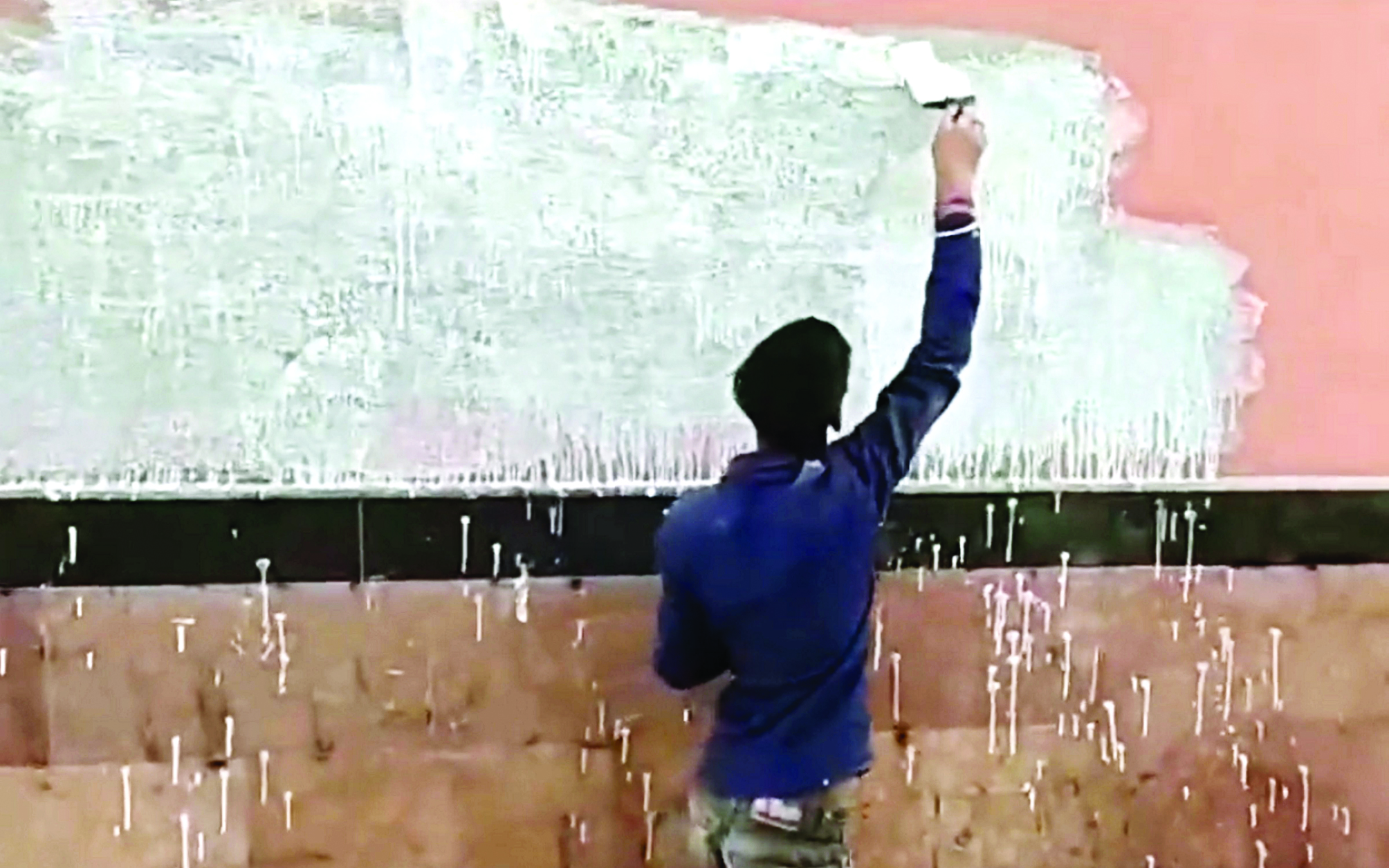 Police initiate probe after Metro stns defaced with pro-Khalistan slogans Police initiate probe after Metro stns defaced with pro-Khalistan slogans
