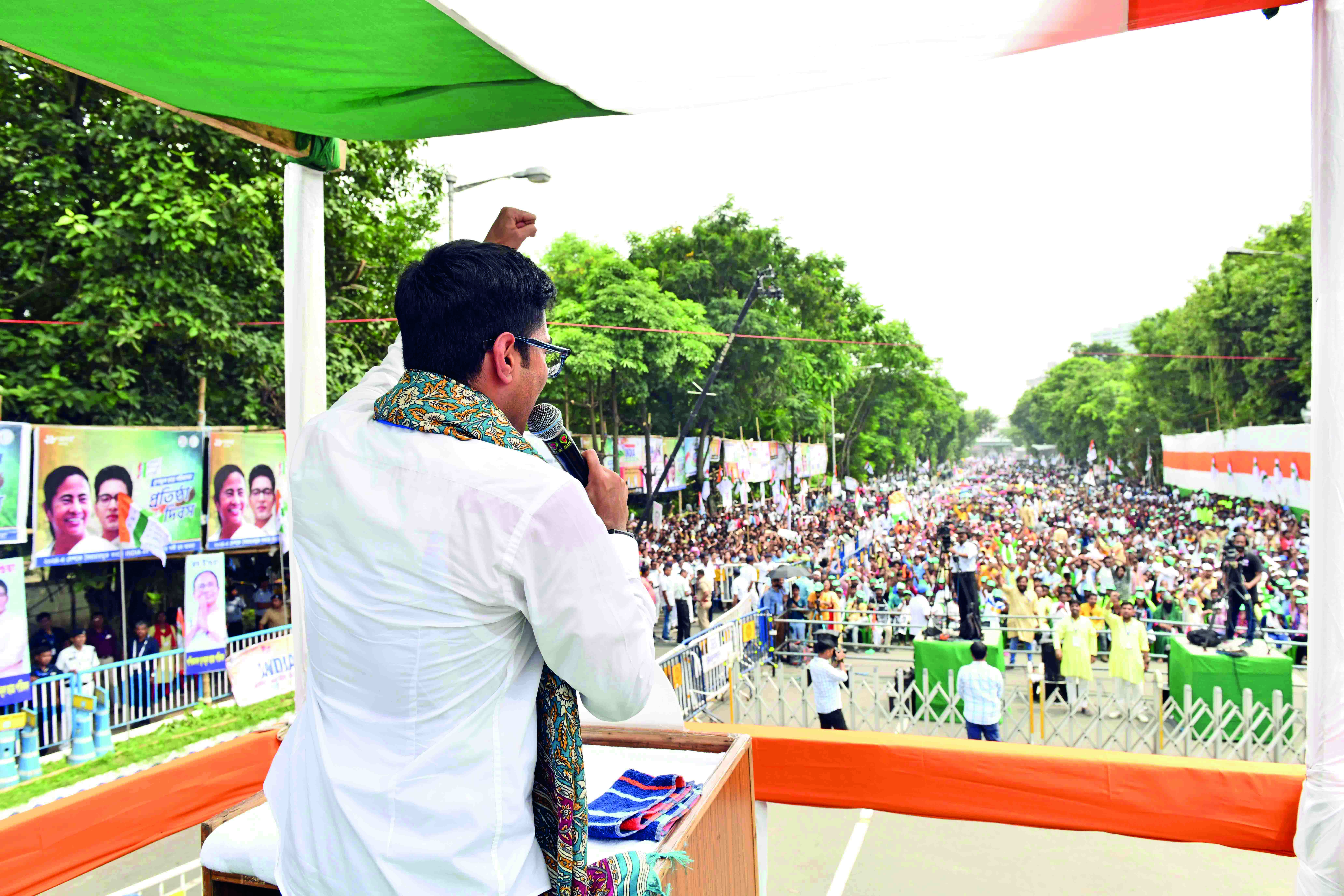 Abhishek lays out political roadmap for TMCP ahead of Lok Sabha elections