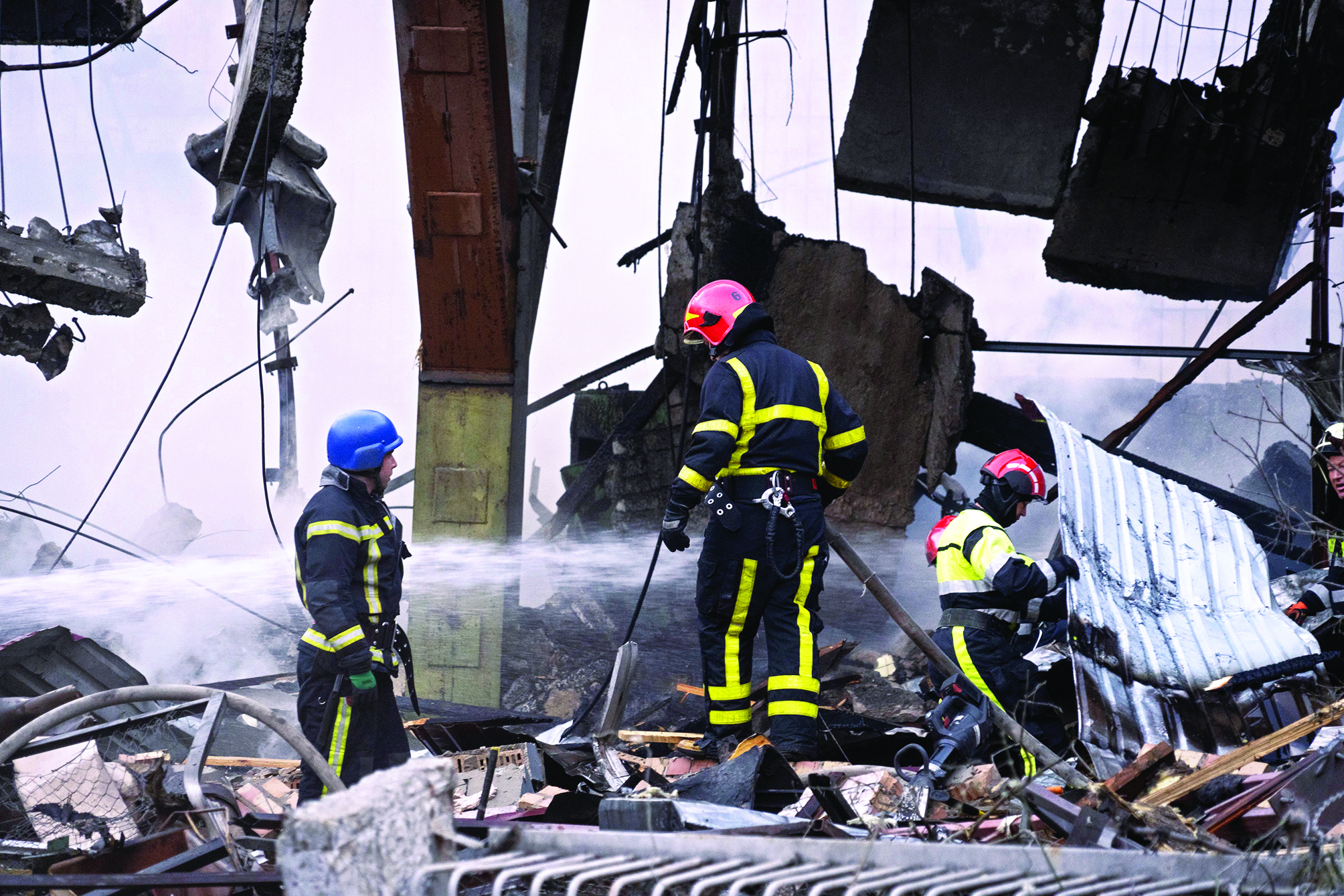 2 killed in Kyiv as Russia accuses Ukraine of biggest drone attack