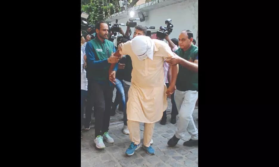 One arrested & another detained in connection with pro-Khalistan slogans on Delhi Metro walls One arrested & another detained in connection with pro-Khalistan slogans on Delhi Metro walls
