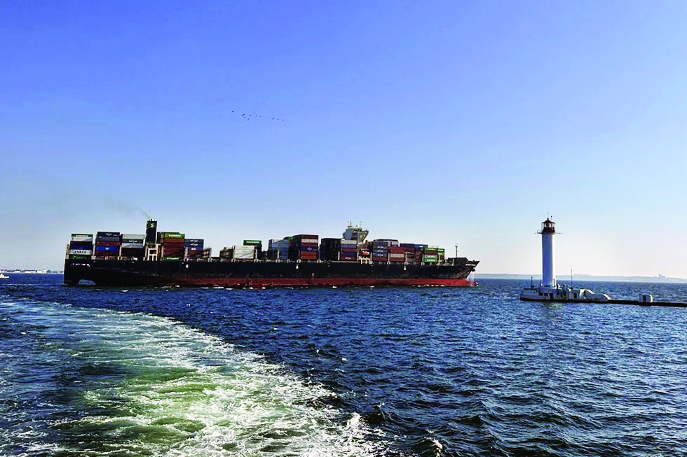 More cargo ships from Ukraine use civilian corridor despite threats