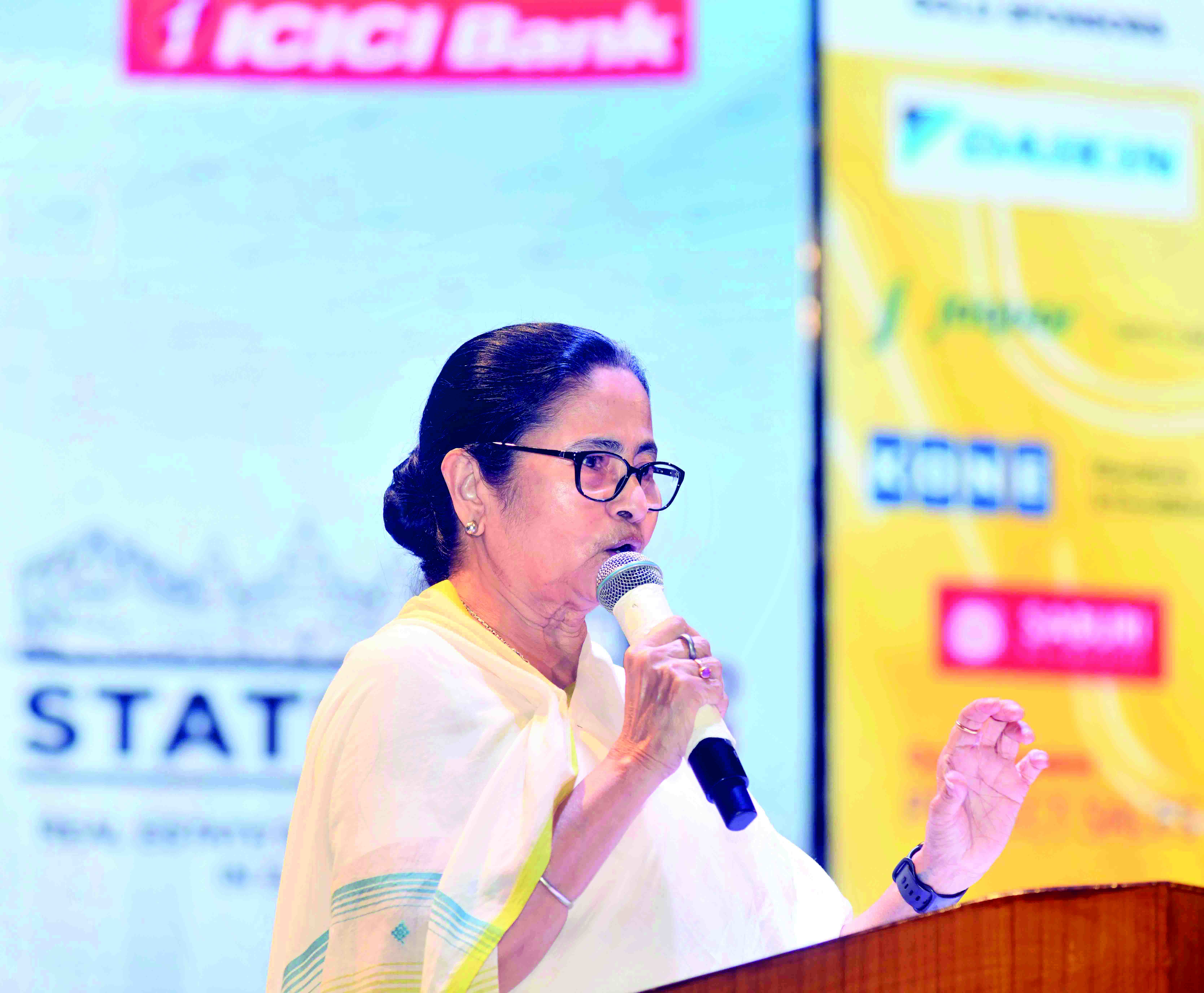 ‘Engage more construction workers from Bengal to prevent migration’