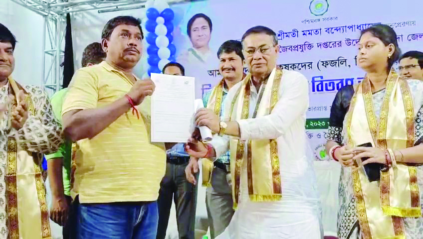 Malda: Growers of 3 varieties of mangoes get GI certificates