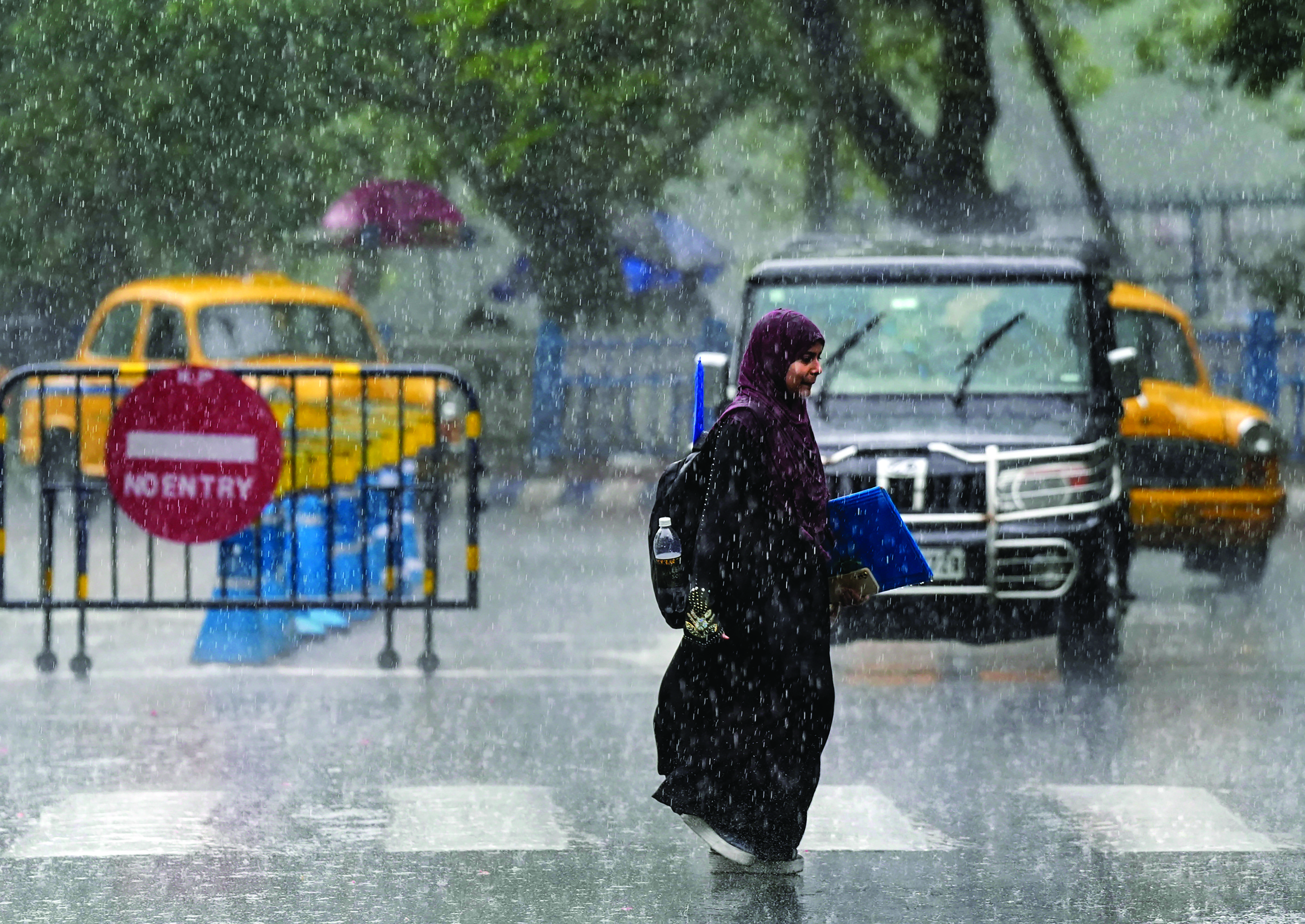 Weatherman predicts heavy rainfall in coastal areas