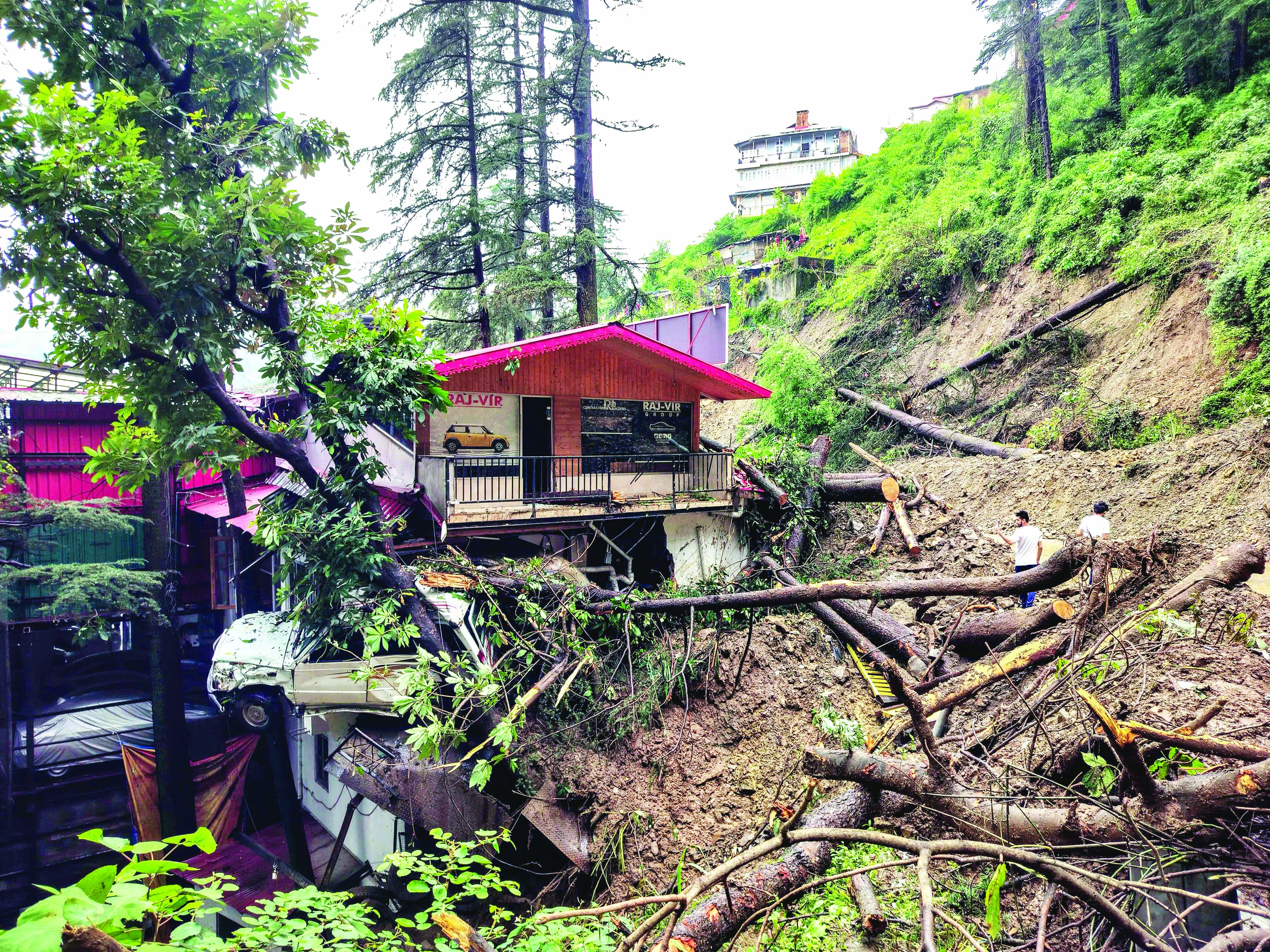 Bengal gives Rs 1 crore to disaster-hit Himachal