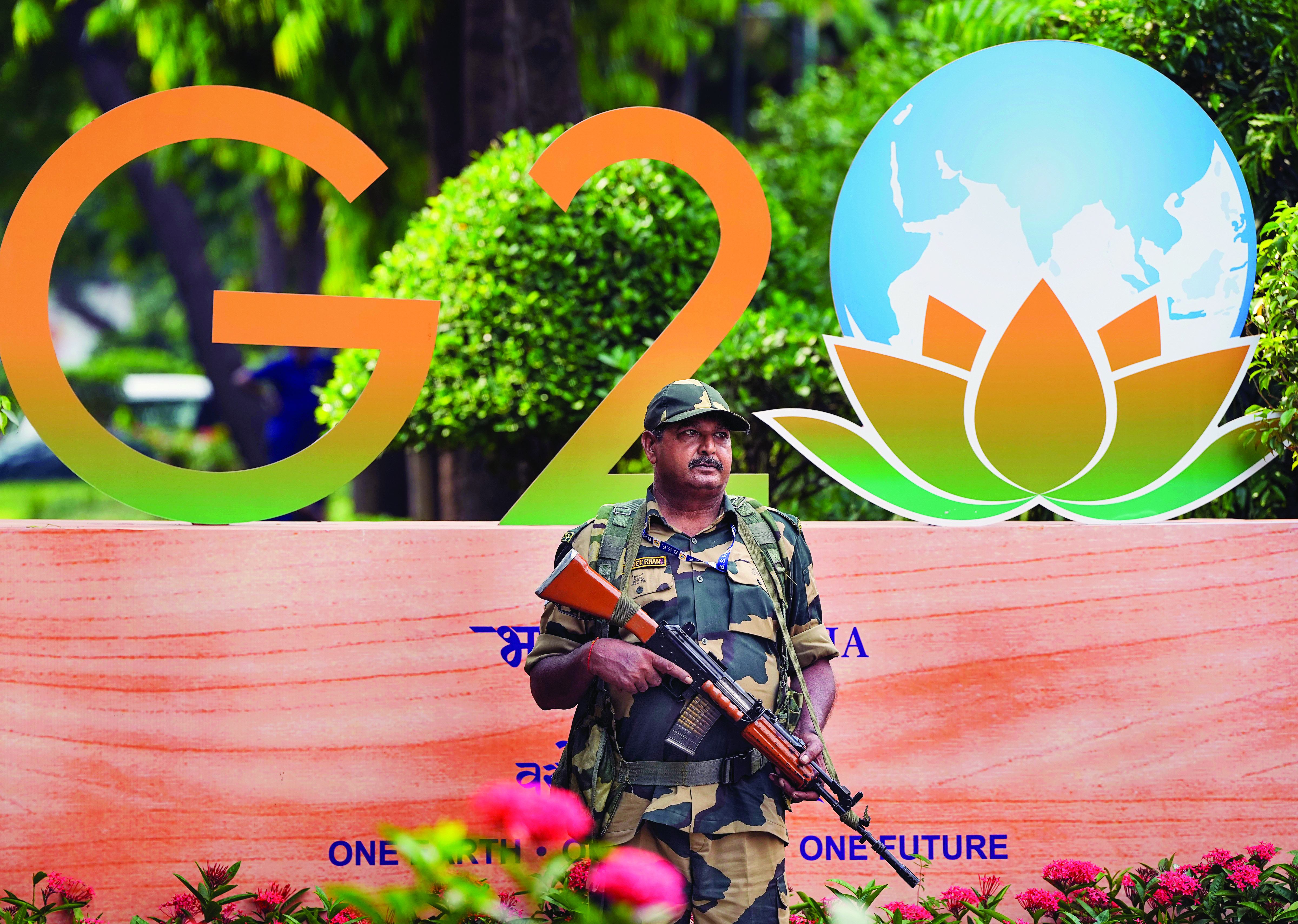 Top Delhi Police official inspects border areas Top Delhi Police official inspects border areas