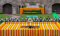 G20 leaders pay homage to Mahatma Gandhi at Rajghat G20 leaders pay homage to Mahatma Gandhi at Rajghat