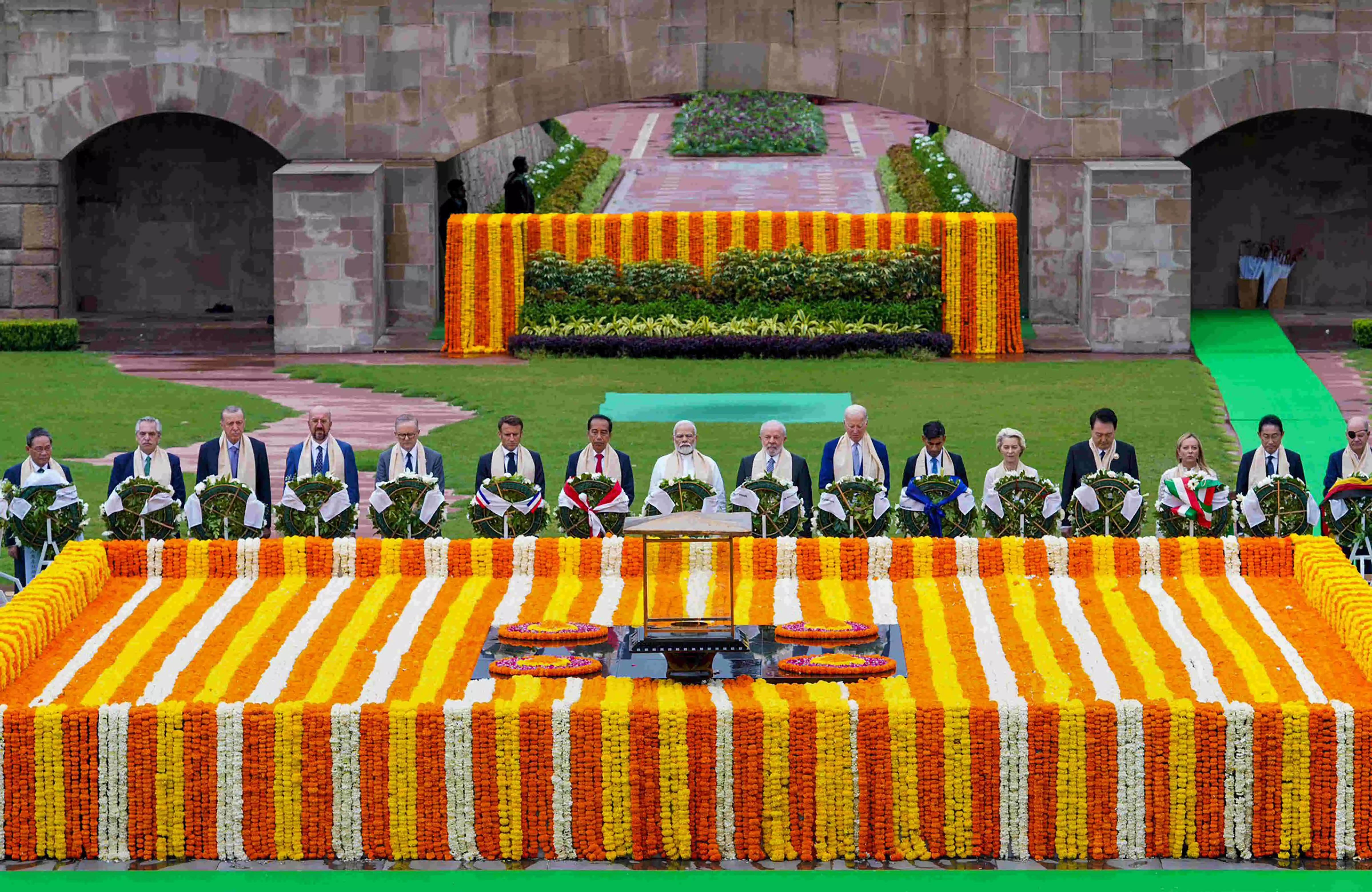 G20 leaders pay homage to Mahatma Gandhi at Rajghat