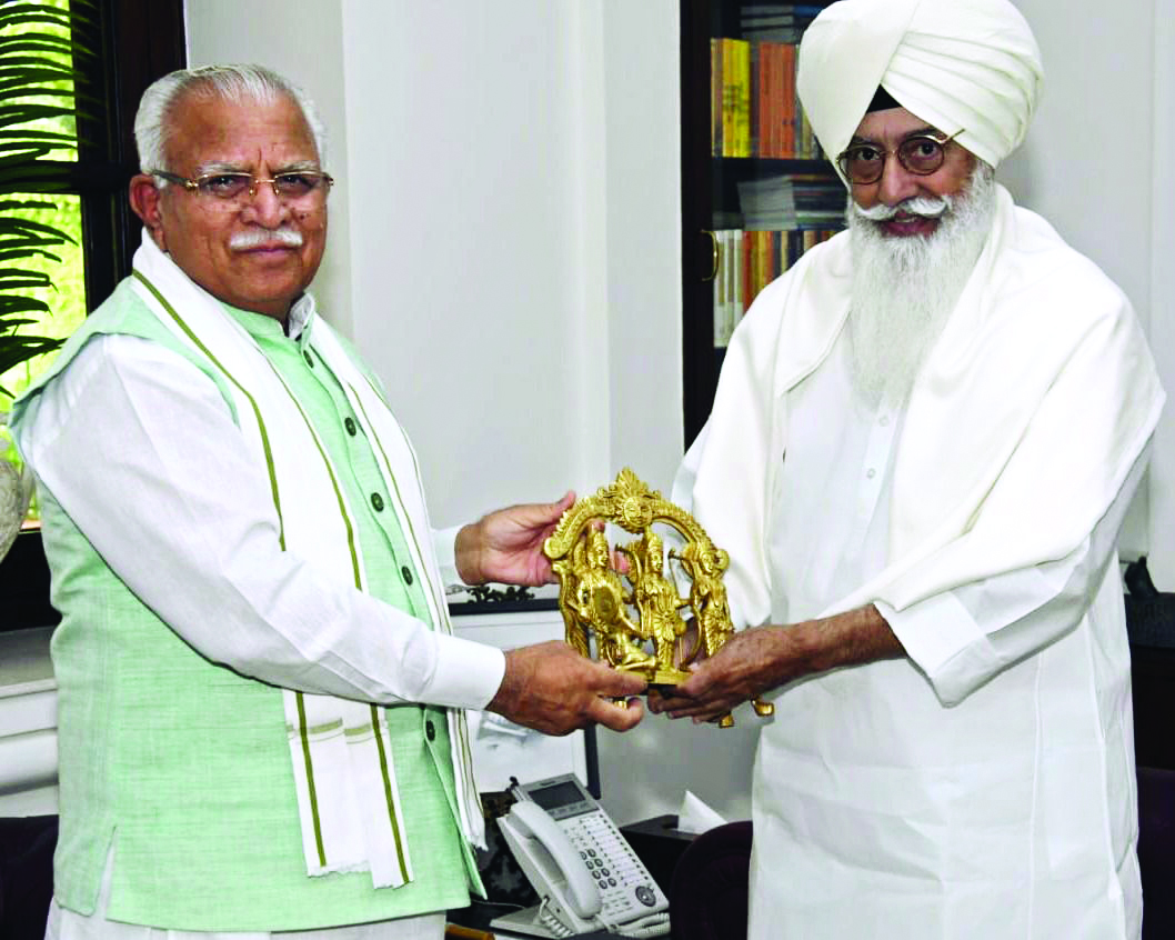 Haryana CM meets Radha Soami Satsang Beas chief