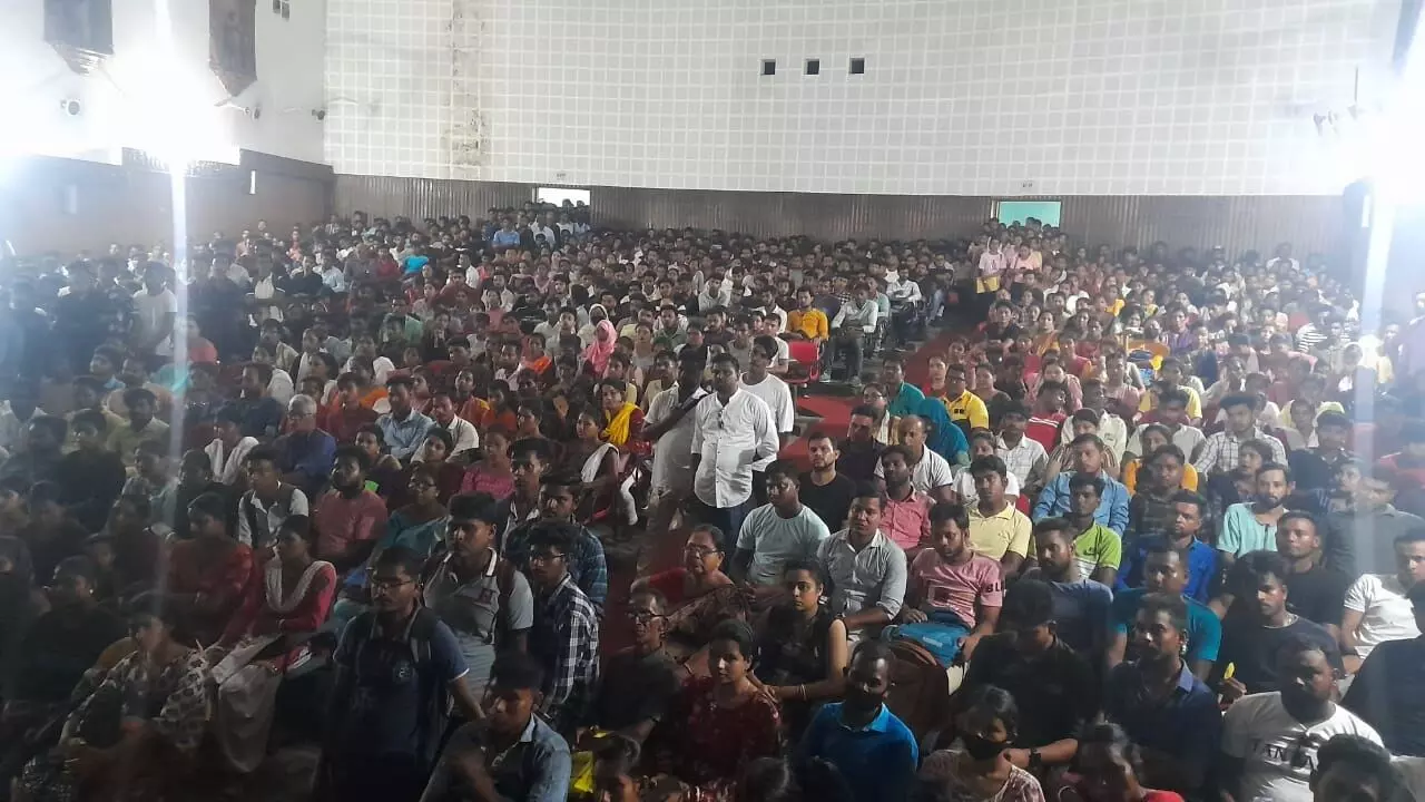 ‘Utkarsh Bangla’: About 2,000 job seekers from Alipurduar district attend fair ‘Utkarsh Bangla’: About 2,000 job seekers from Alipurduar district attend fair