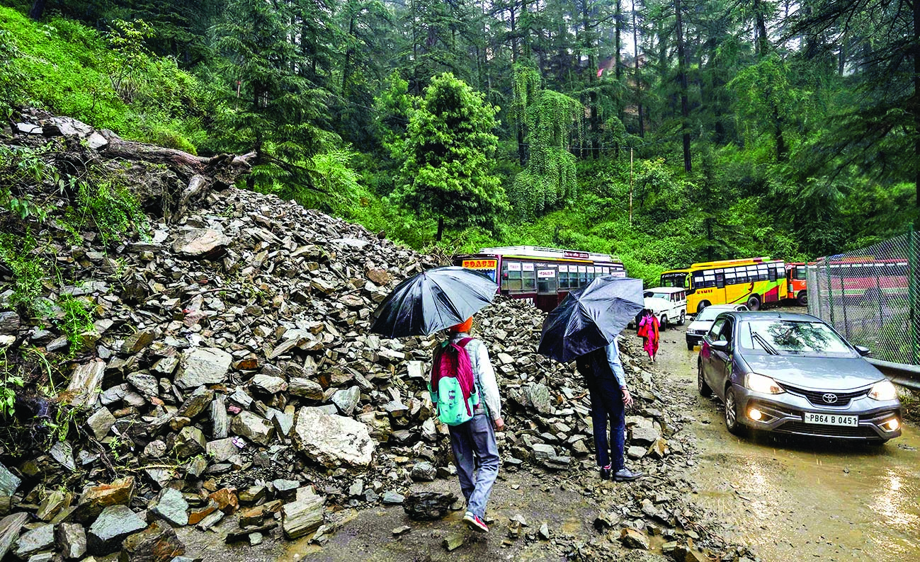 Himachal govt to rope in experts to study landslides in state Himachal govt to rope in experts to study landslides in state