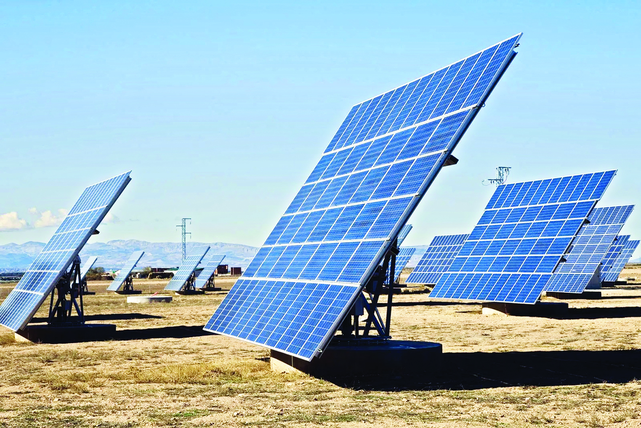 ‘India cuts solar imports from   China as domestic mfg thrives’