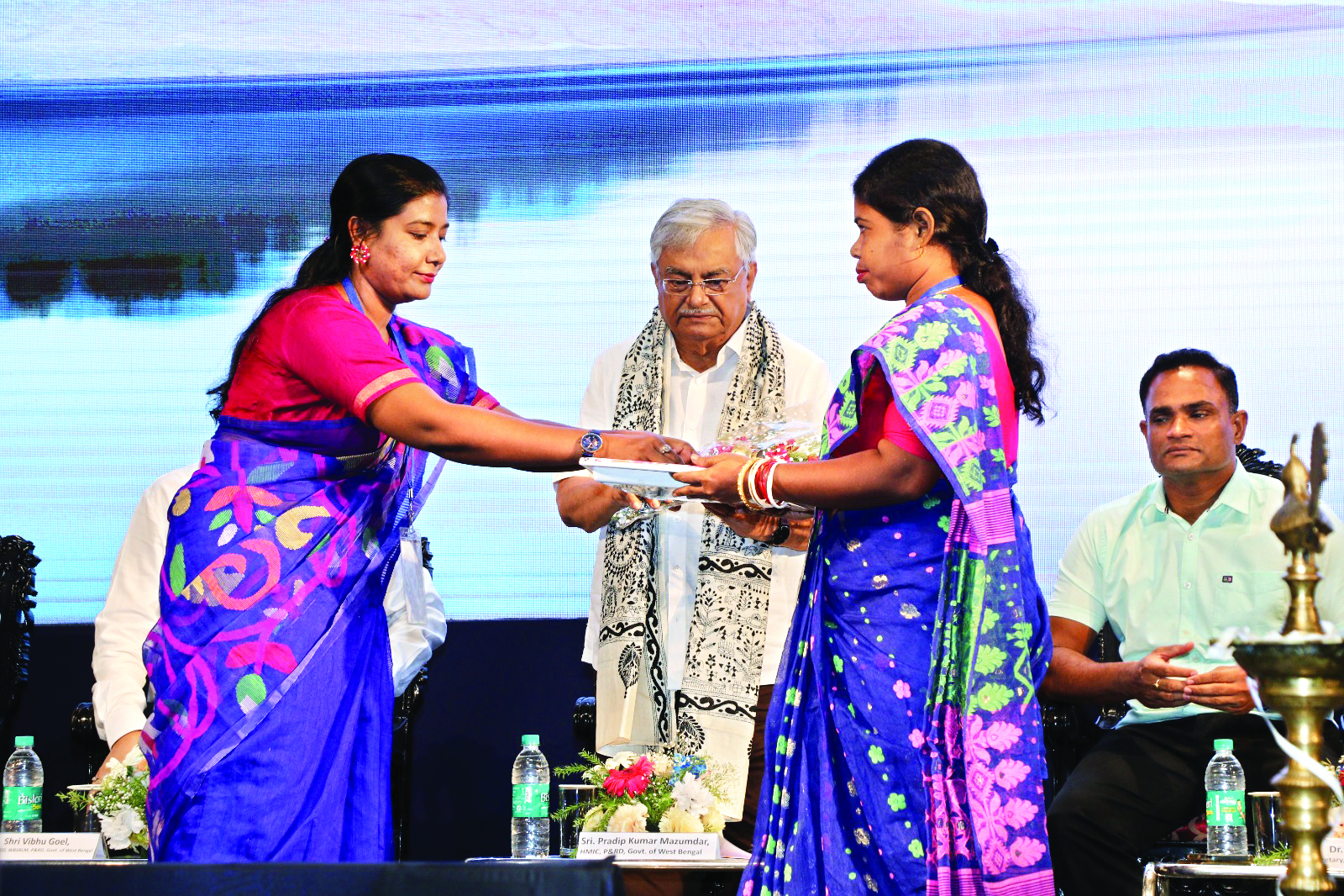 State hopes to surpass Andhra in providing credit linkage to SHGs State hopes to surpass Andhra in providing credit linkage to SHGs