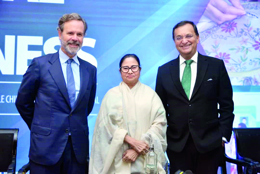 Mamata introduces ‘Bengal model’ in Spain, assures of adequate infra
