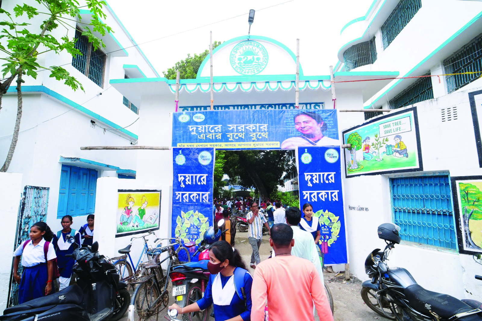 Malda records footfall of over   4 lakh in Duare Sarkar camps