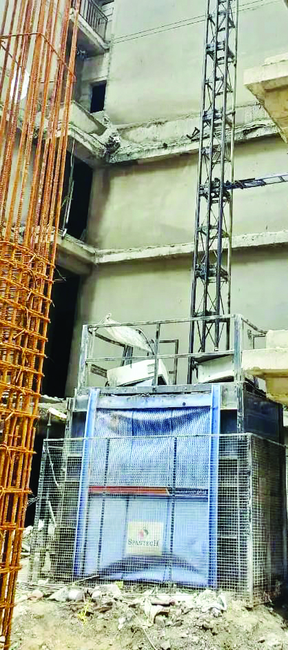 4 workers dead as lift collapses at construction site in G Noida West 4 workers dead as lift collapses at construction site in G Noida West