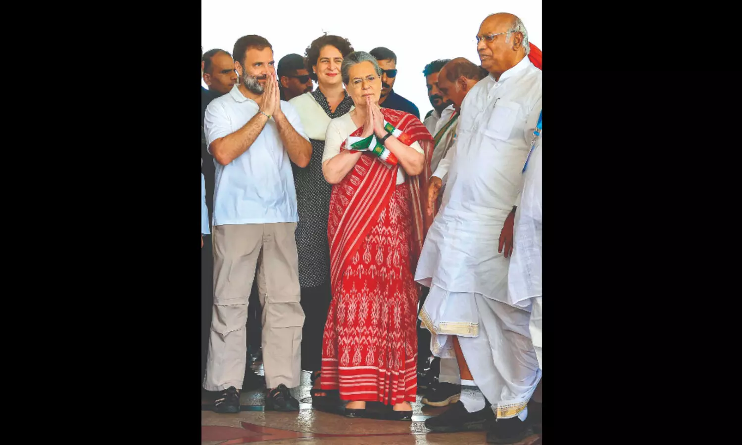 India facing serious internal challenges: Kharge at CWC