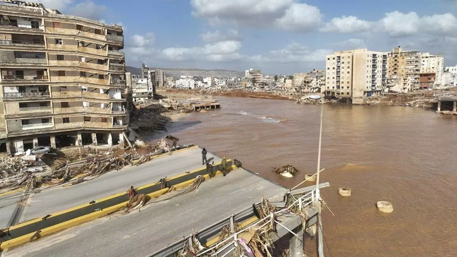 Libya: Two dams collapse after flooding devastated an eastern city, killing over 11,000