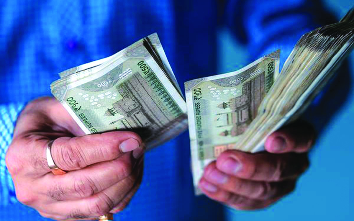 FPIs withdraw Rs 4,800 crore from markets in first fortnight of Sept