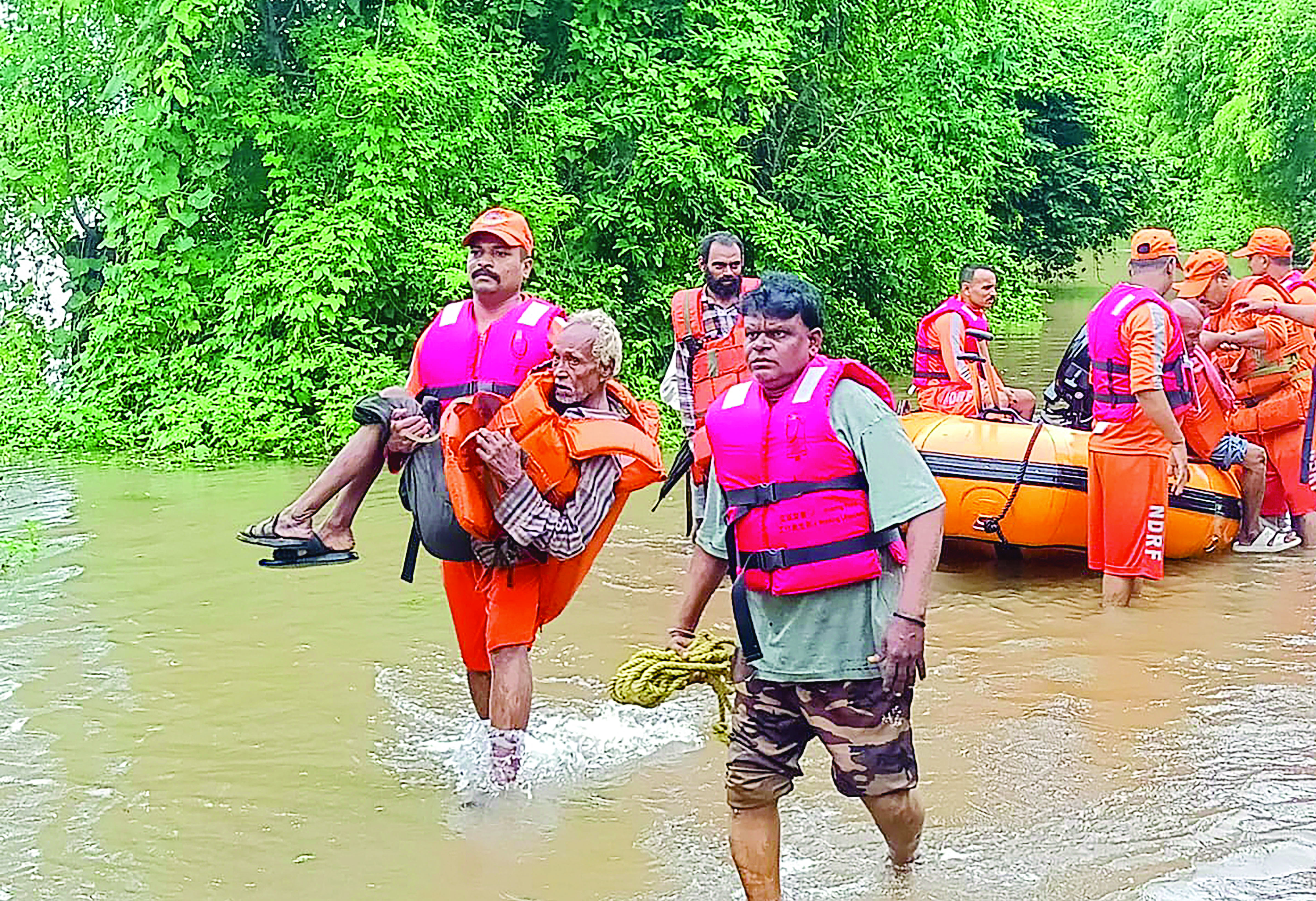 Gujarat: Amid heavy rain, 11,900 people shifted to shelter homes; Narmada above danger mark