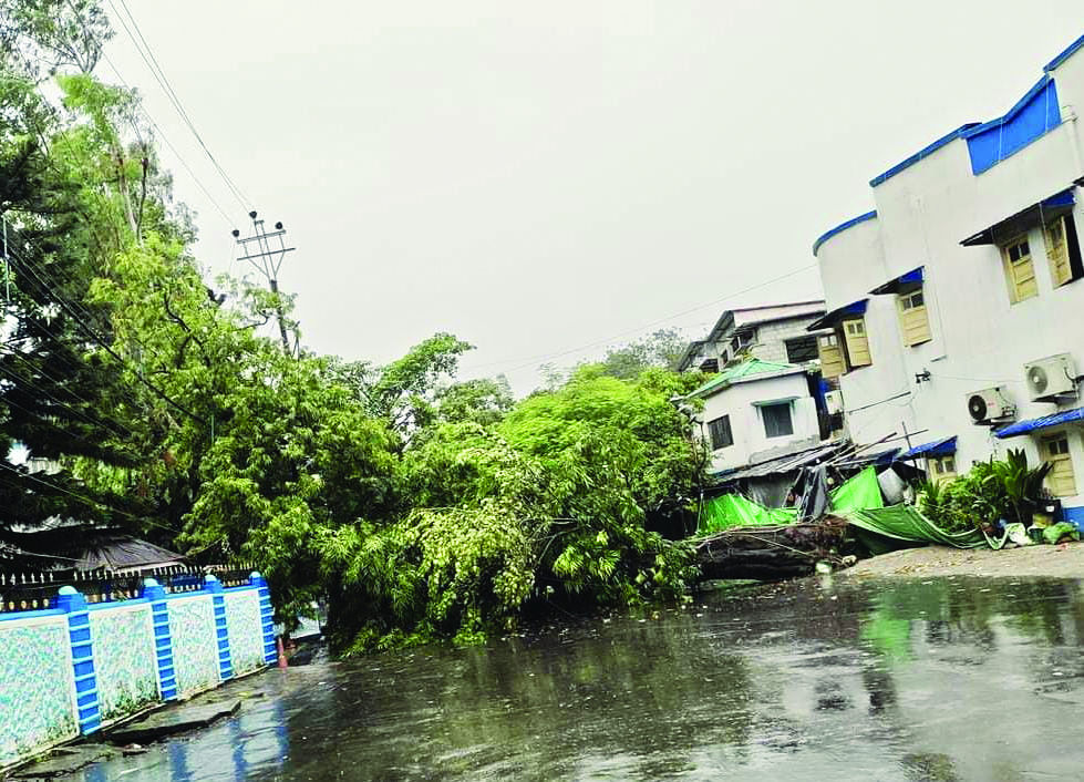 IMD issues rain & flash flood warning for North Bengal dists