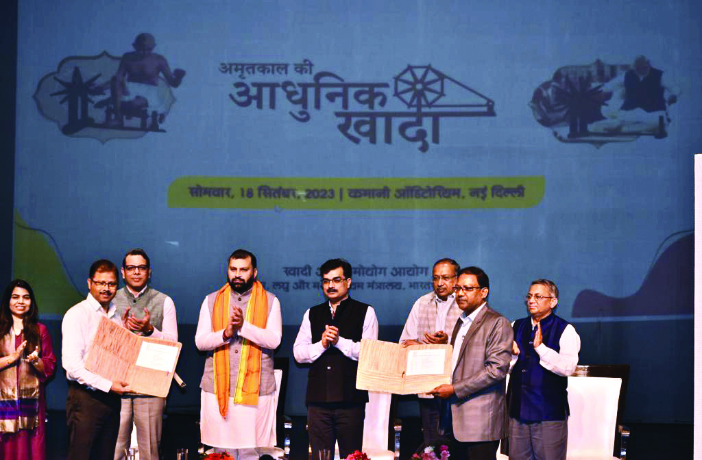 Anchors on DD News & DD International will be dressed in Khadi attire Anchors on DD News & DD International will be dressed in Khadi attire
