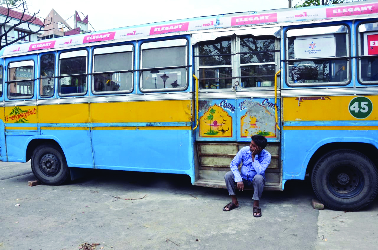 Bus operators urge govt to extend 15-year phase-out deadline