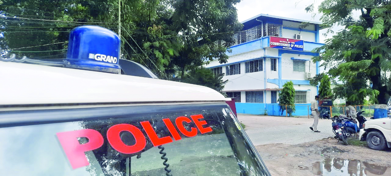 Law panel chief interacts with members of Home Committee