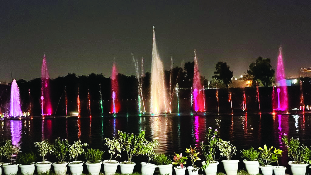 Delhi L-G Saxena inaugurates musical fountain at ‘Baansera’