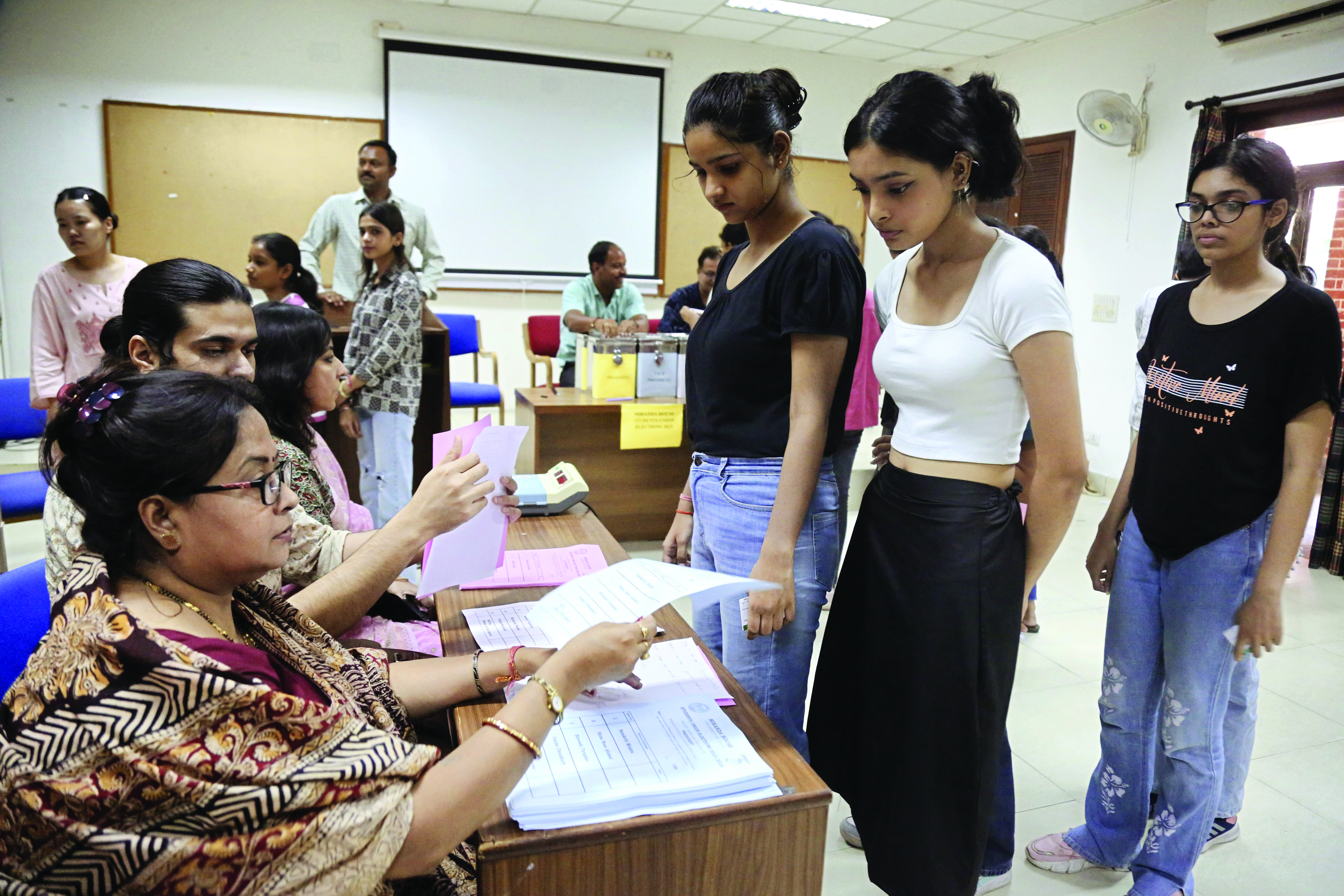 Voting ends for DUSU polls with 42% turnout; counting today Voting ends for DUSU polls with 42% turnout; counting today
