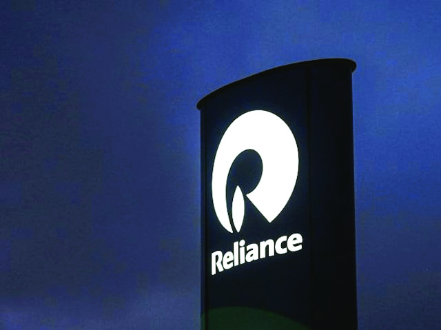 Reliance Retail receives full subscription of Rs 2,069.50 cr from KKR, allots 1.71 cr shares Reliance Retail receives full subscription of Rs 2,069.50 cr from KKR, allots 1.71 cr shares